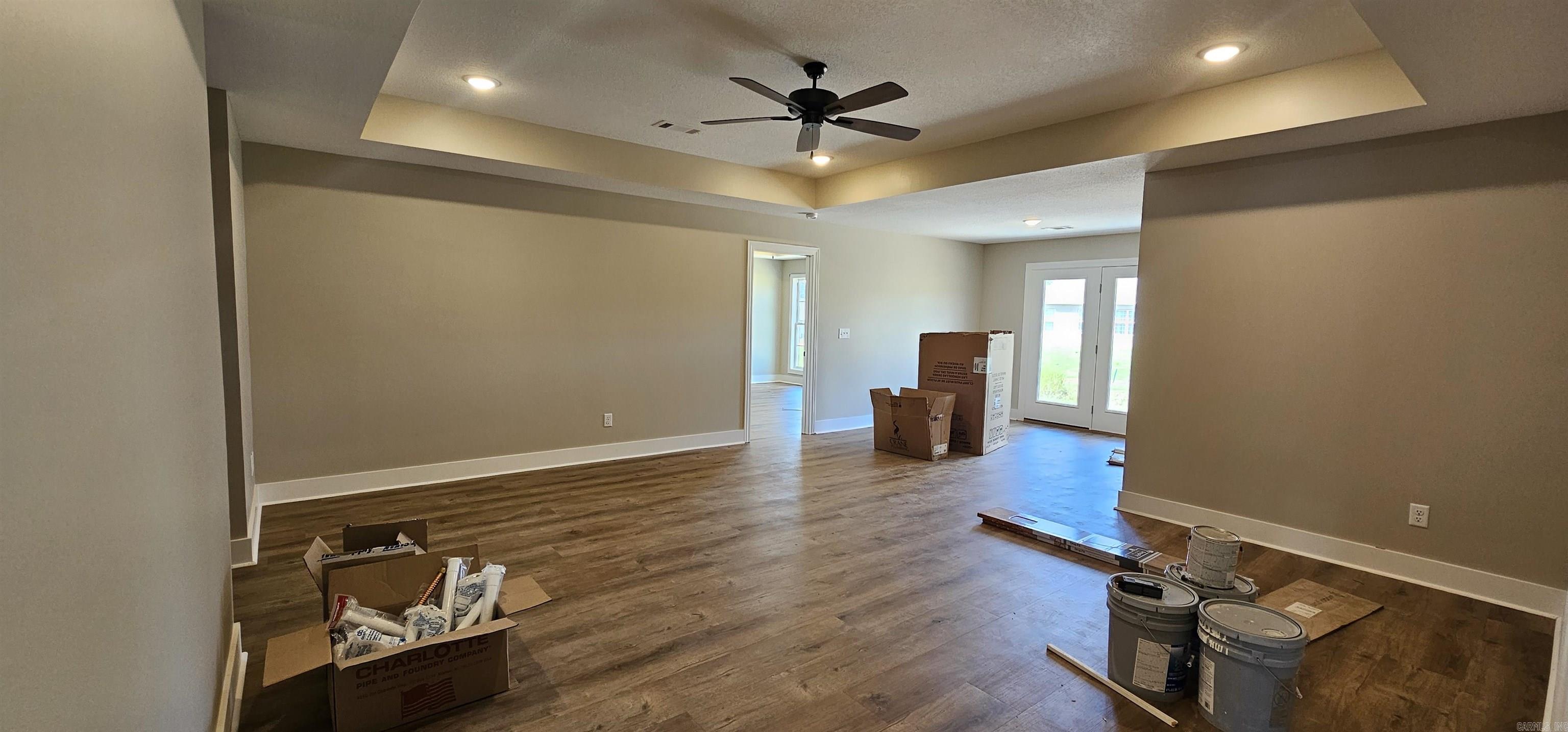 SIERRA HILLS - Residential