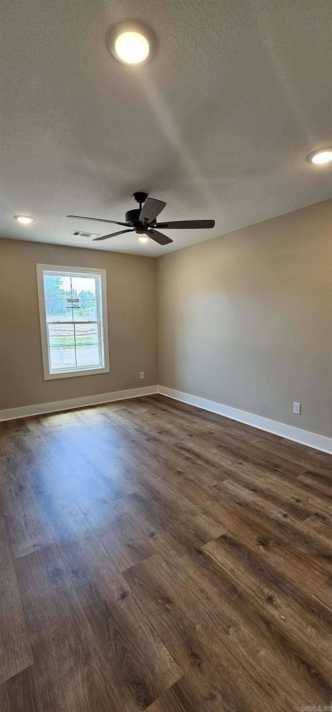 SIERRA HILLS - Residential