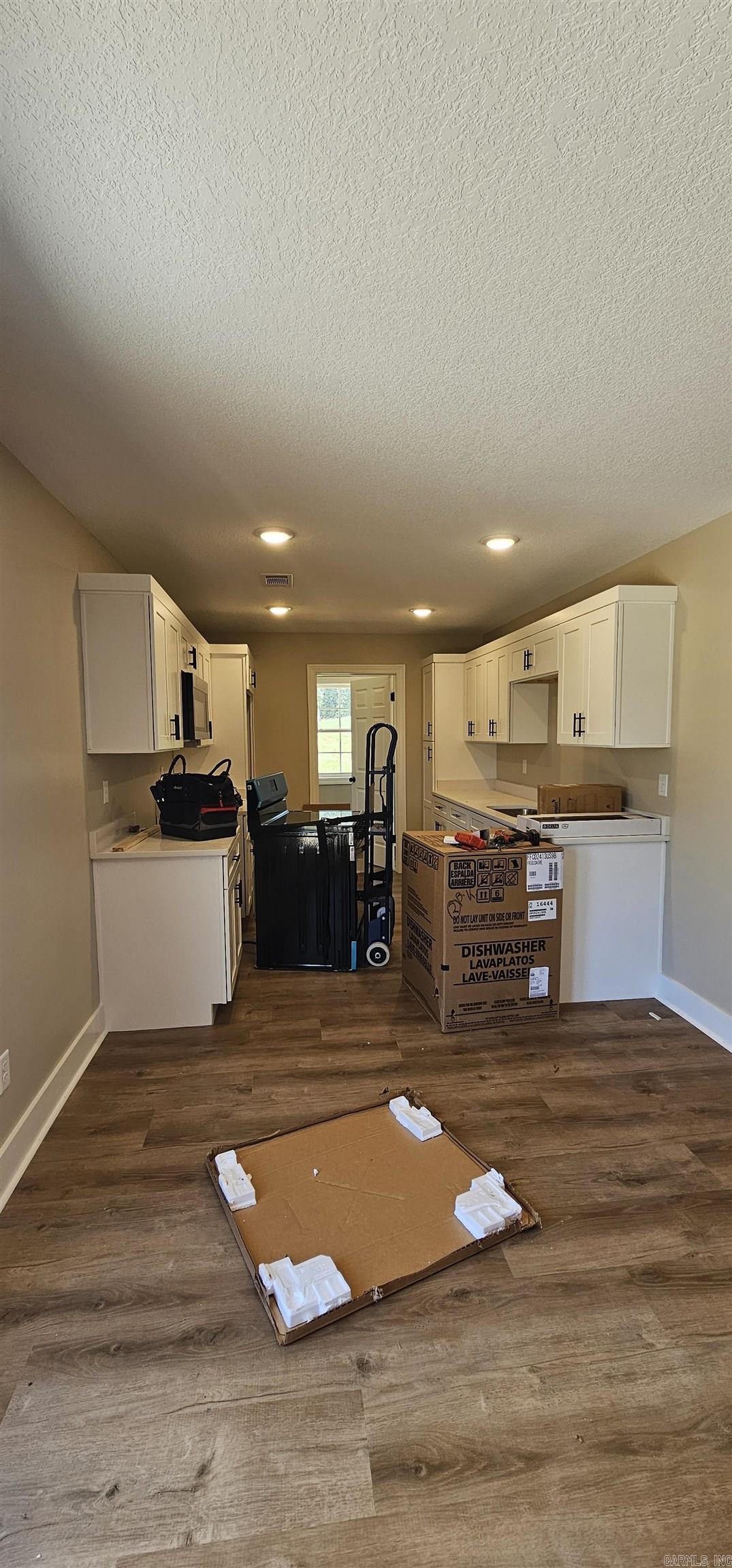 SIERRA HILLS - Residential