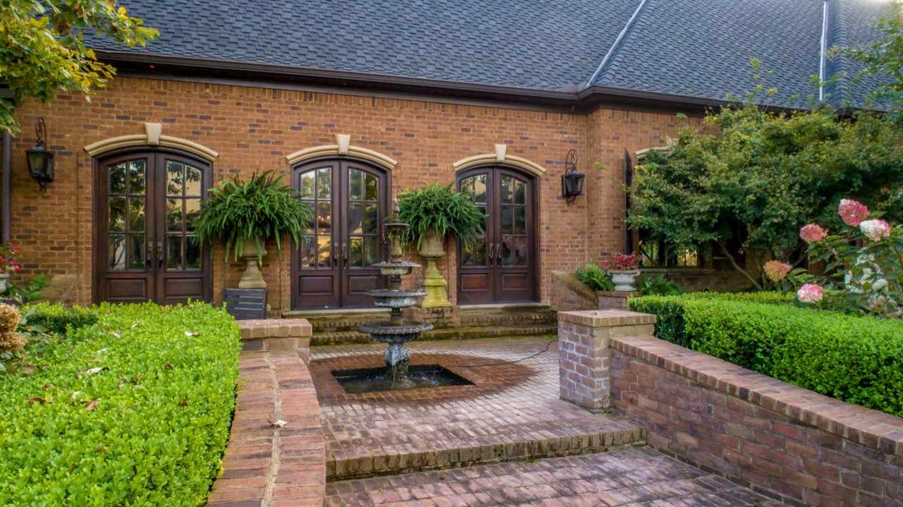 CHENAL VALLEY HALLEN COURT - Residential