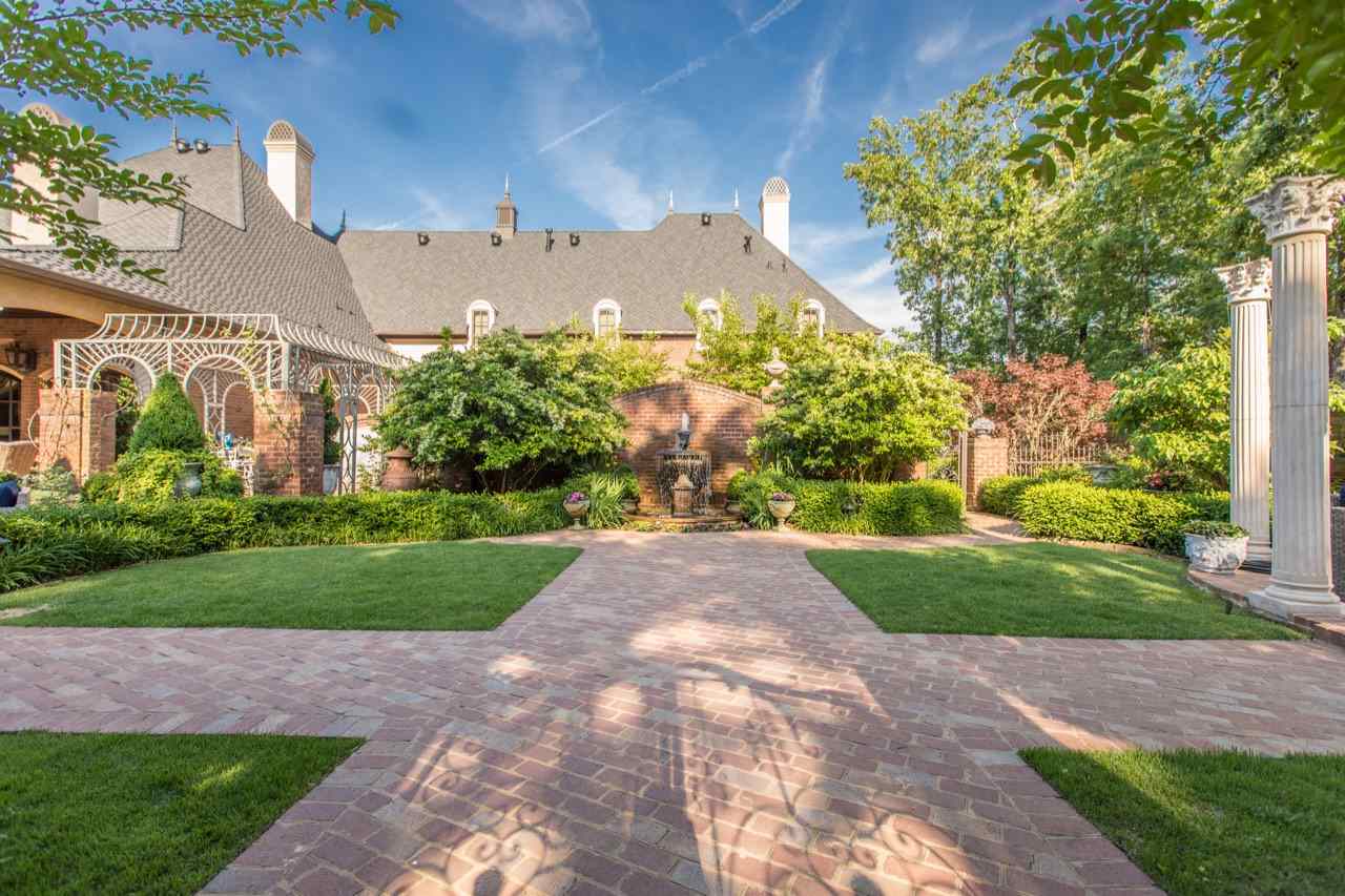 CHENAL VALLEY HALLEN COURT - Residential