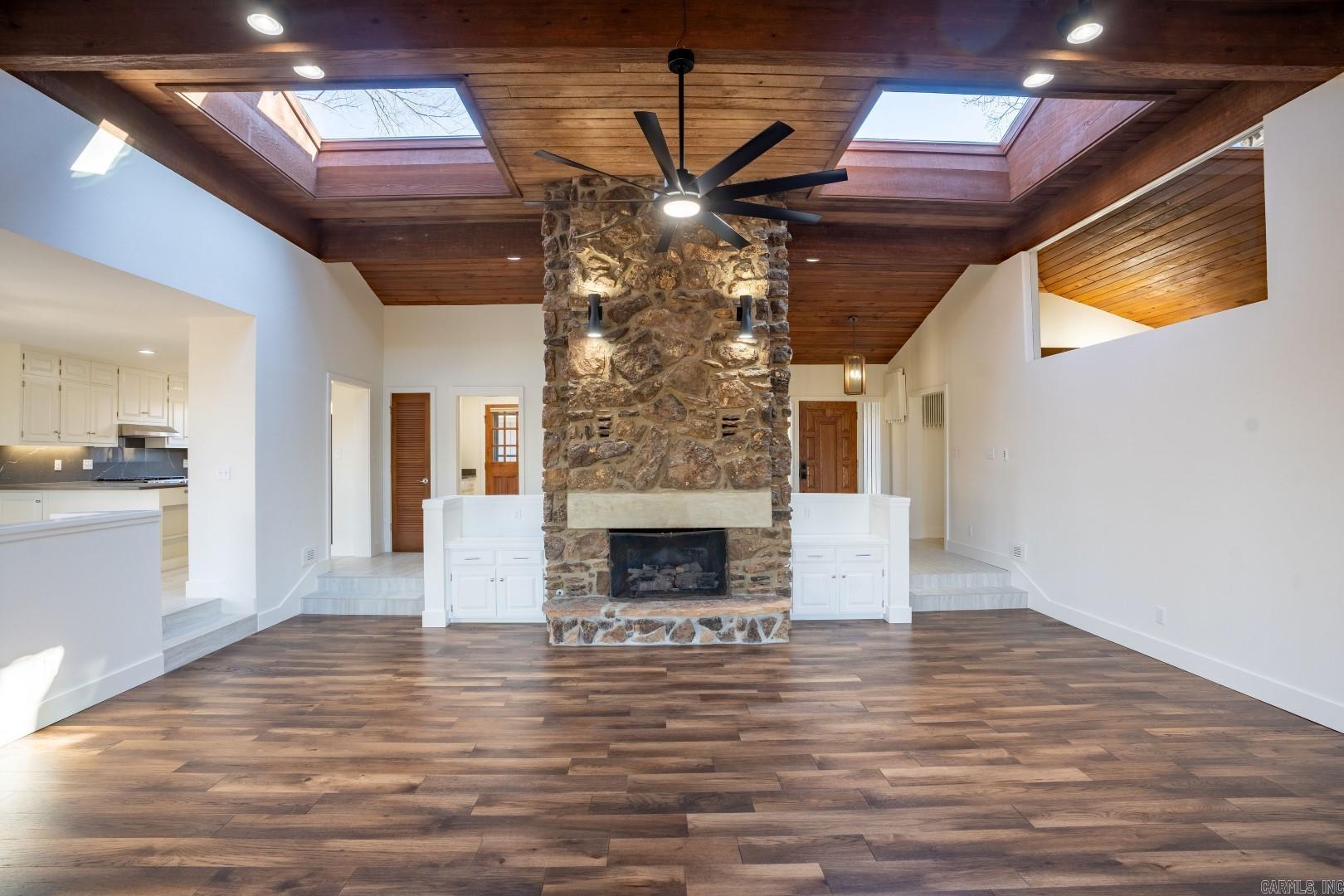 Eden Isle-Country Club - Residential