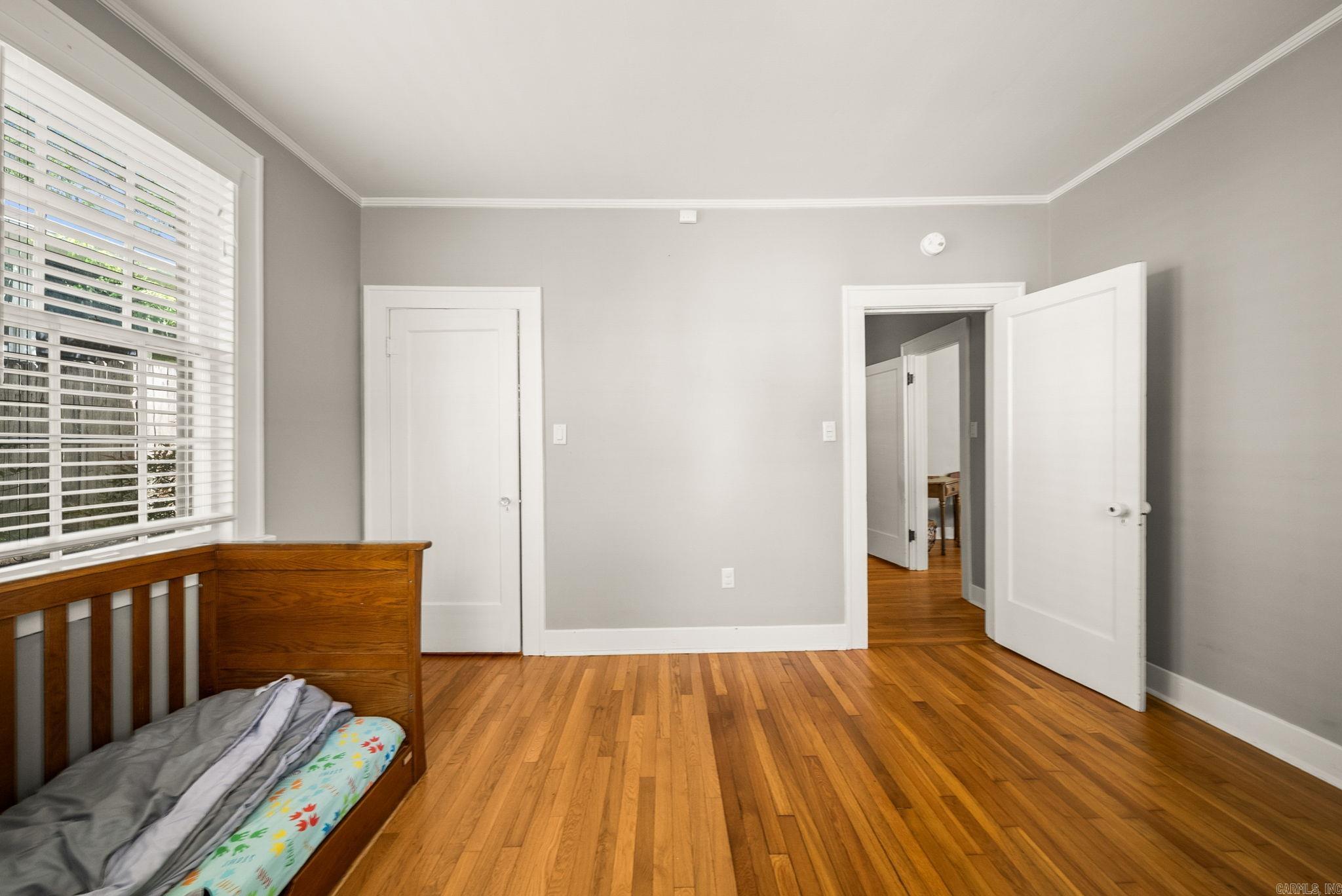 CRYSTAL COURT - Residential