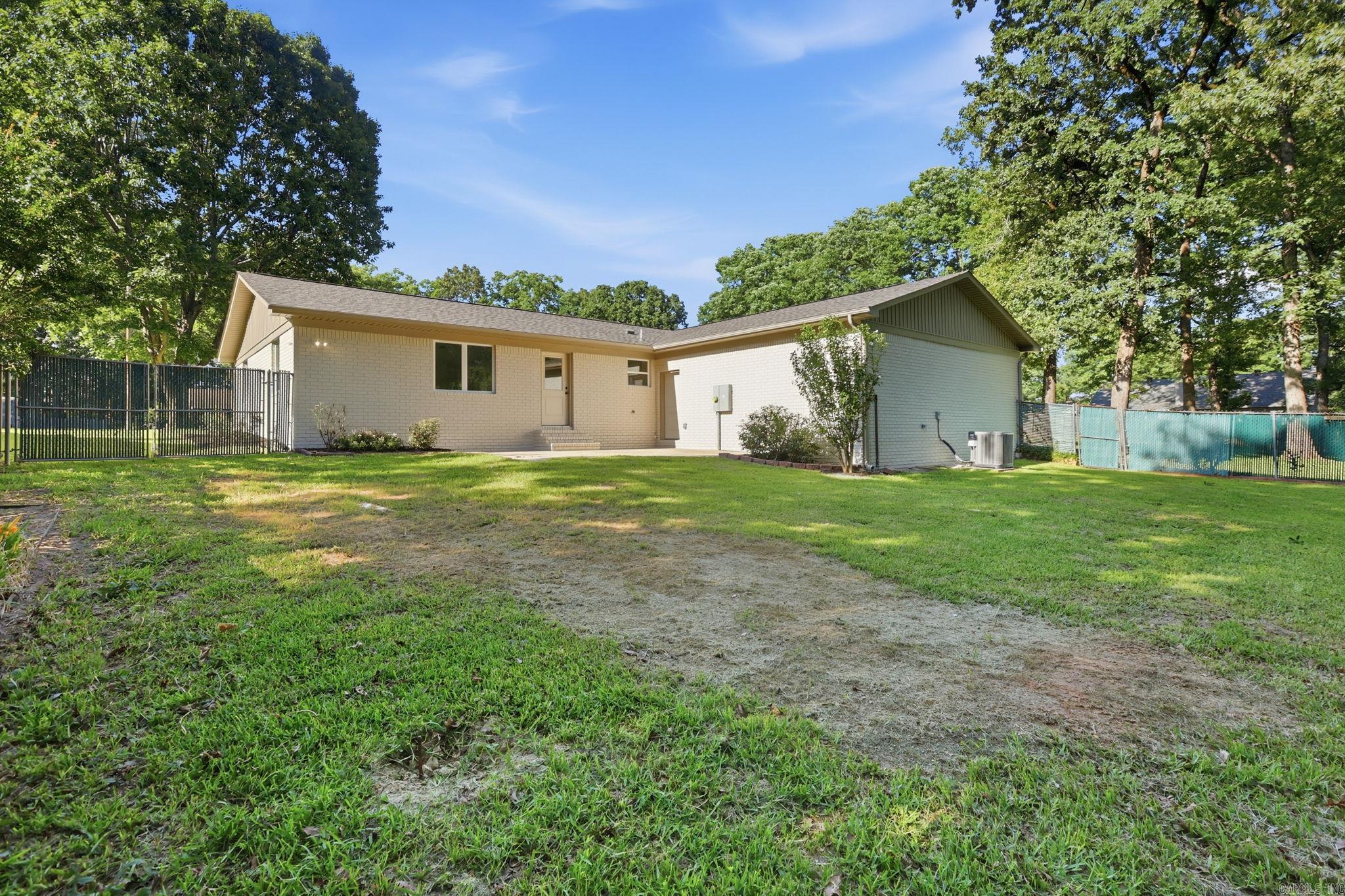 TWIN OAKS - Residential