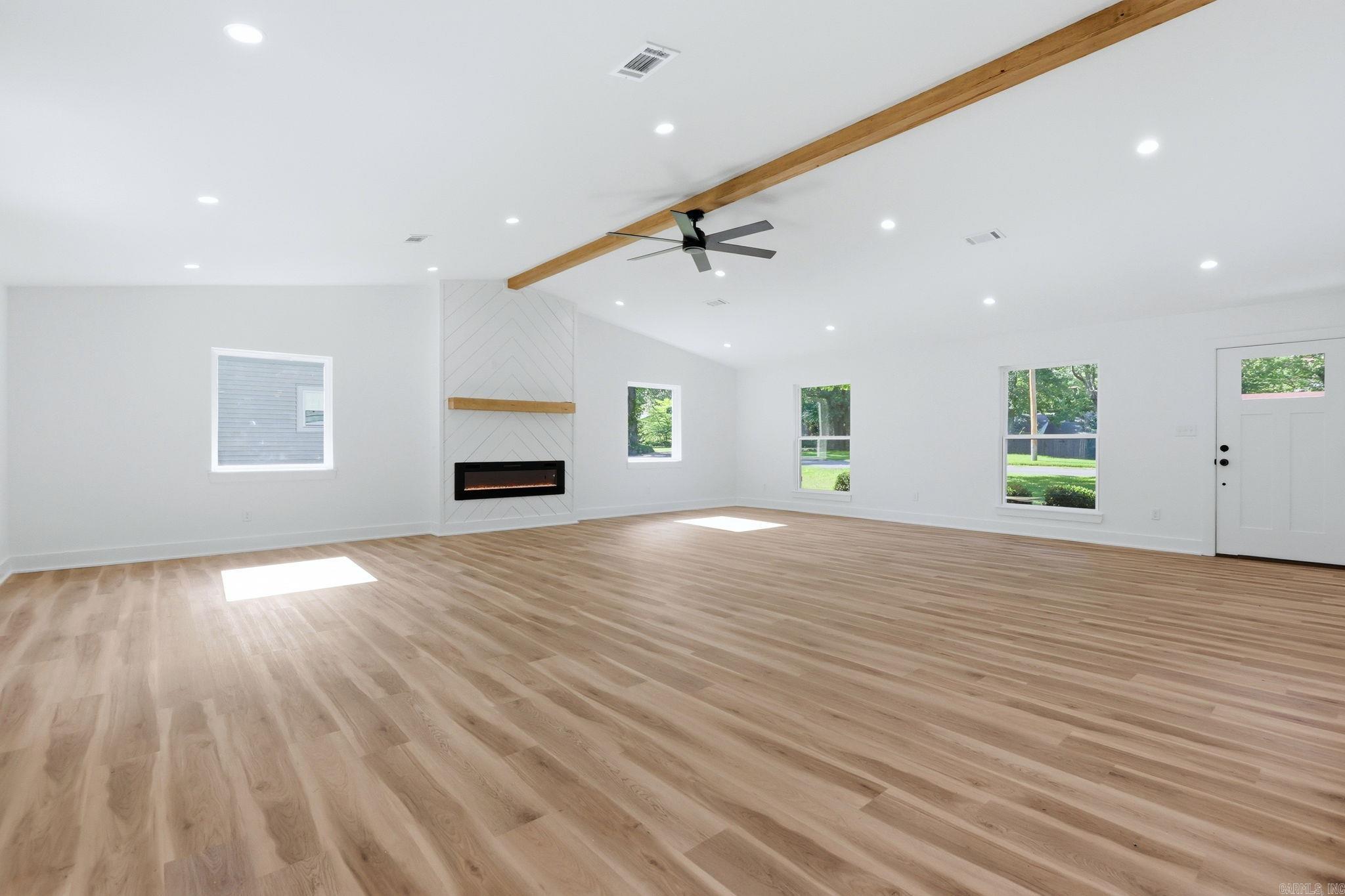 TWIN OAKS - Residential
