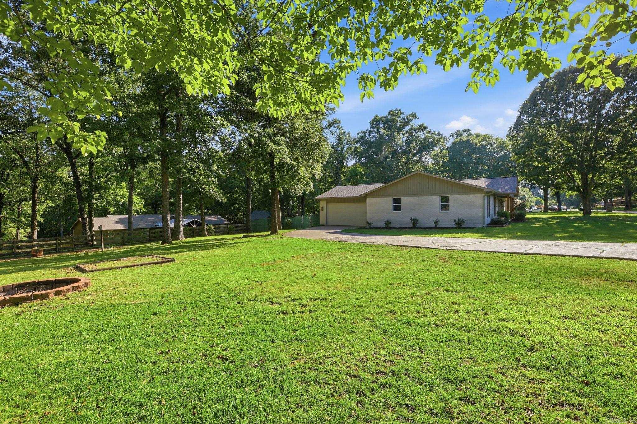 TWIN OAKS - Residential
