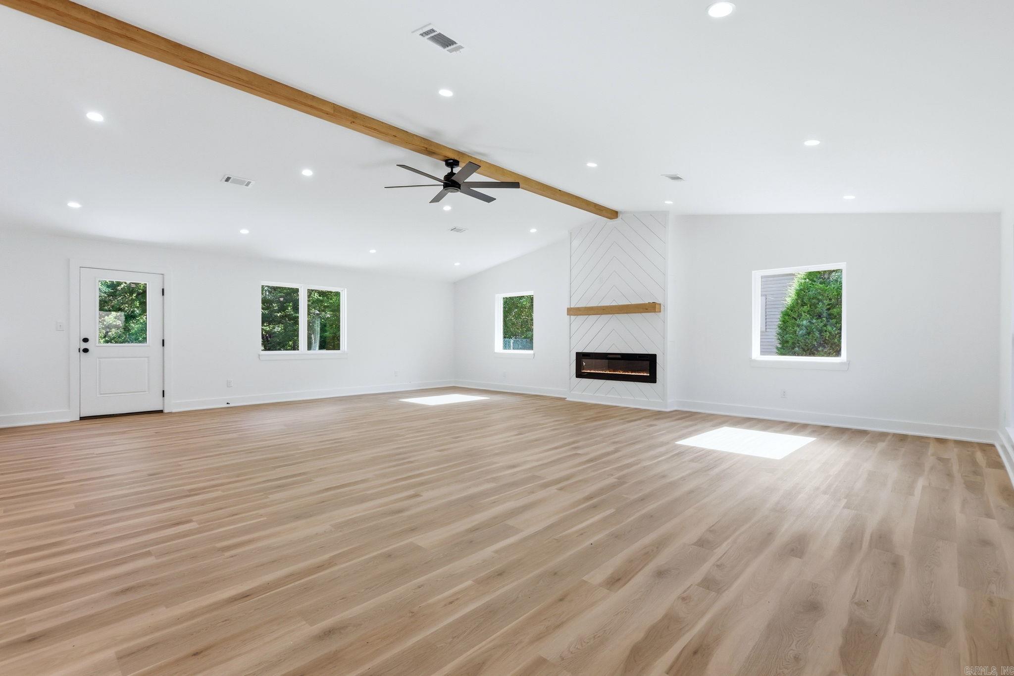 TWIN OAKS - Residential