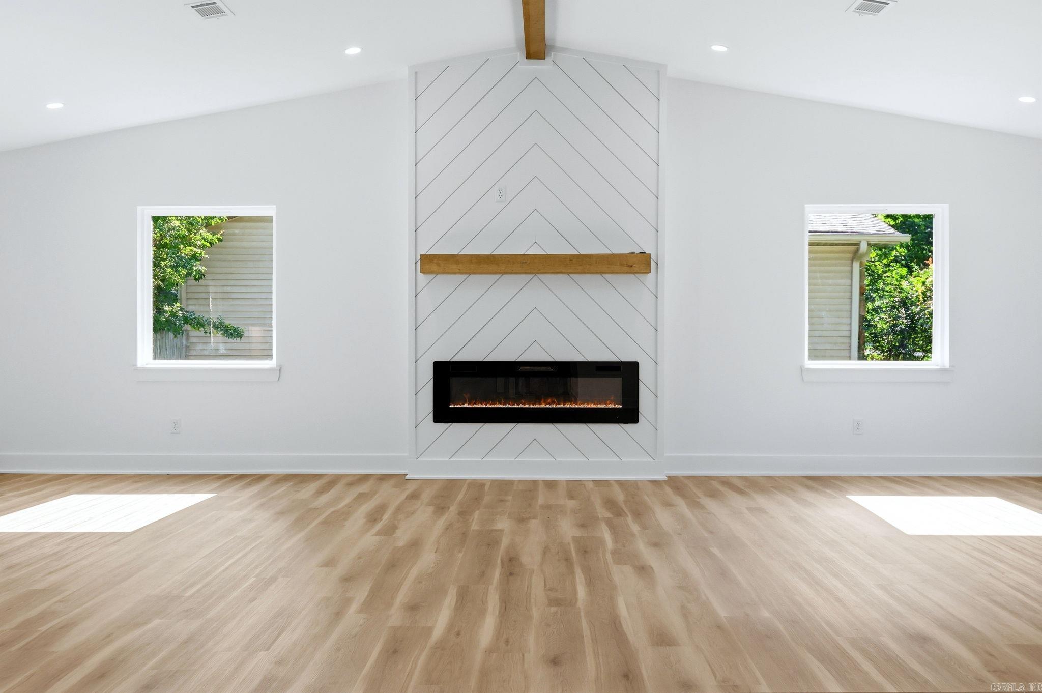 TWIN OAKS - Residential