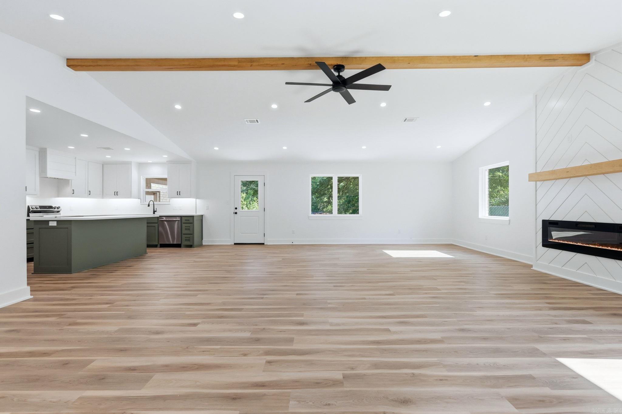 TWIN OAKS - Residential