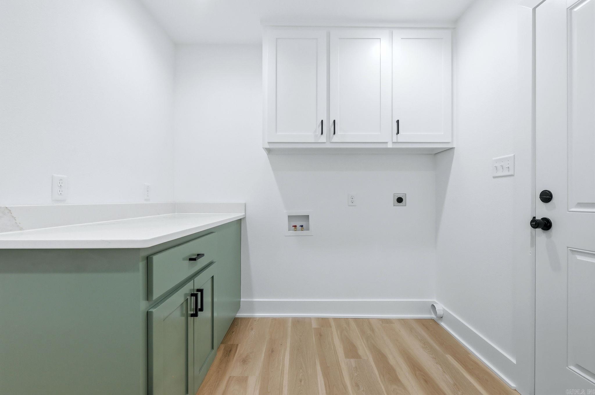 TWIN OAKS - Residential