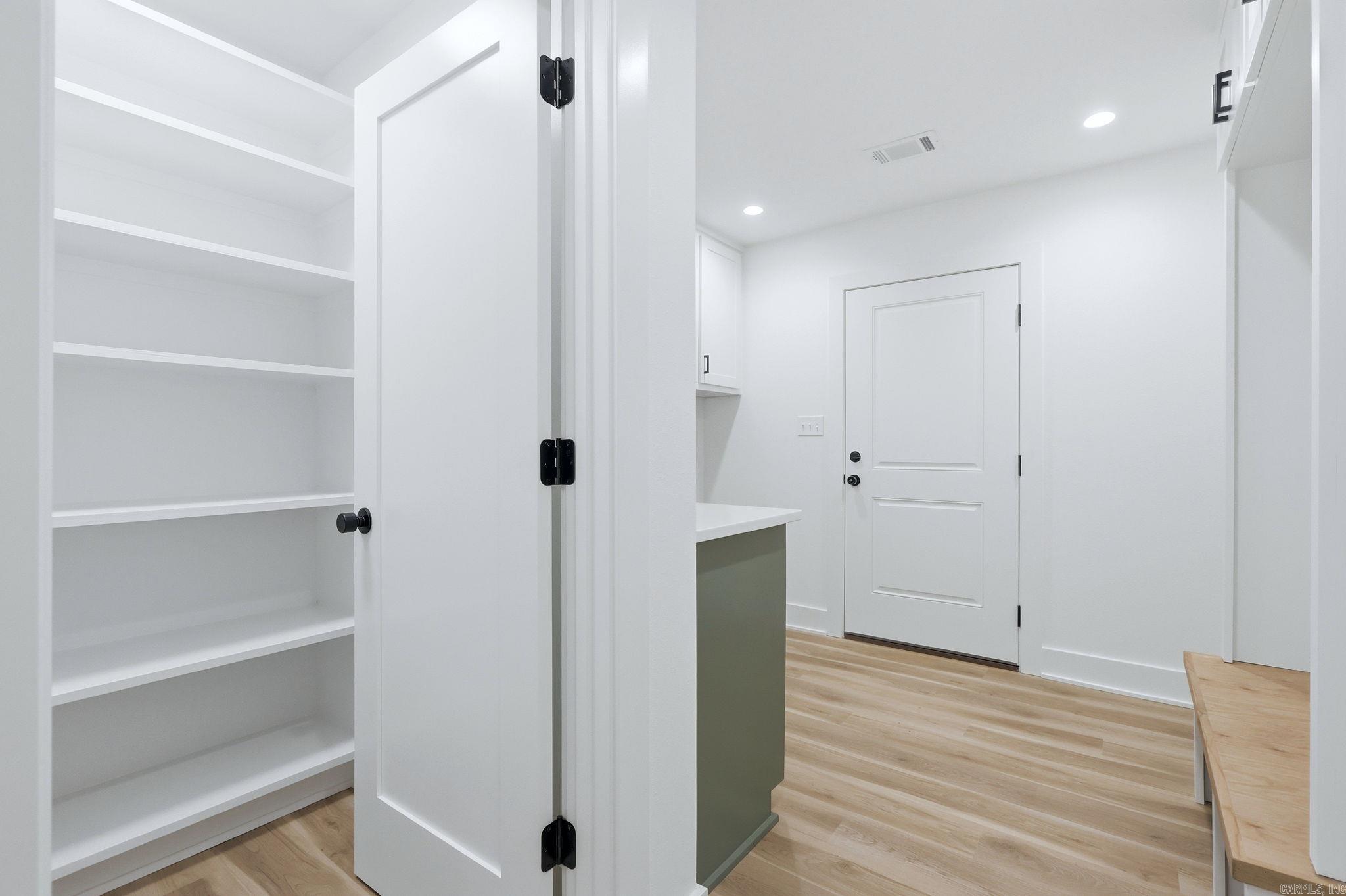 TWIN OAKS - Residential