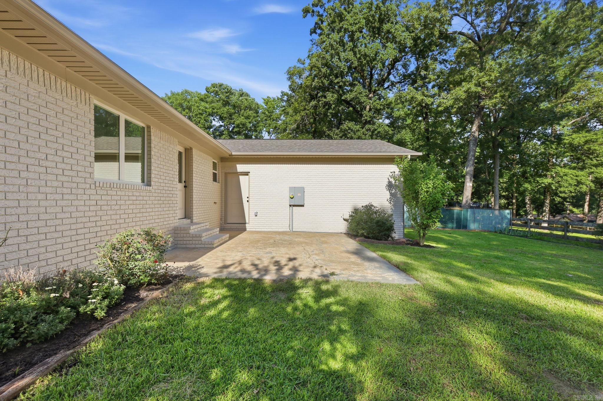 TWIN OAKS - Residential