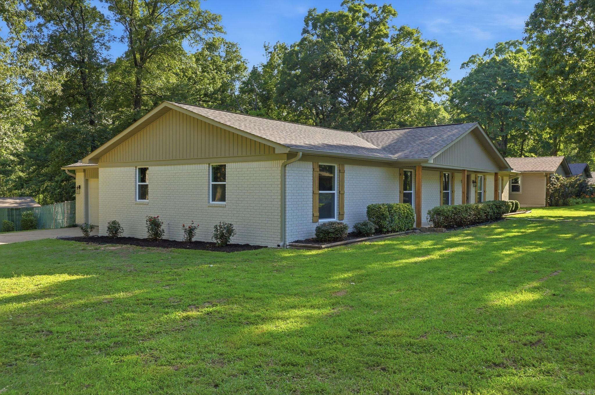 TWIN OAKS - Residential