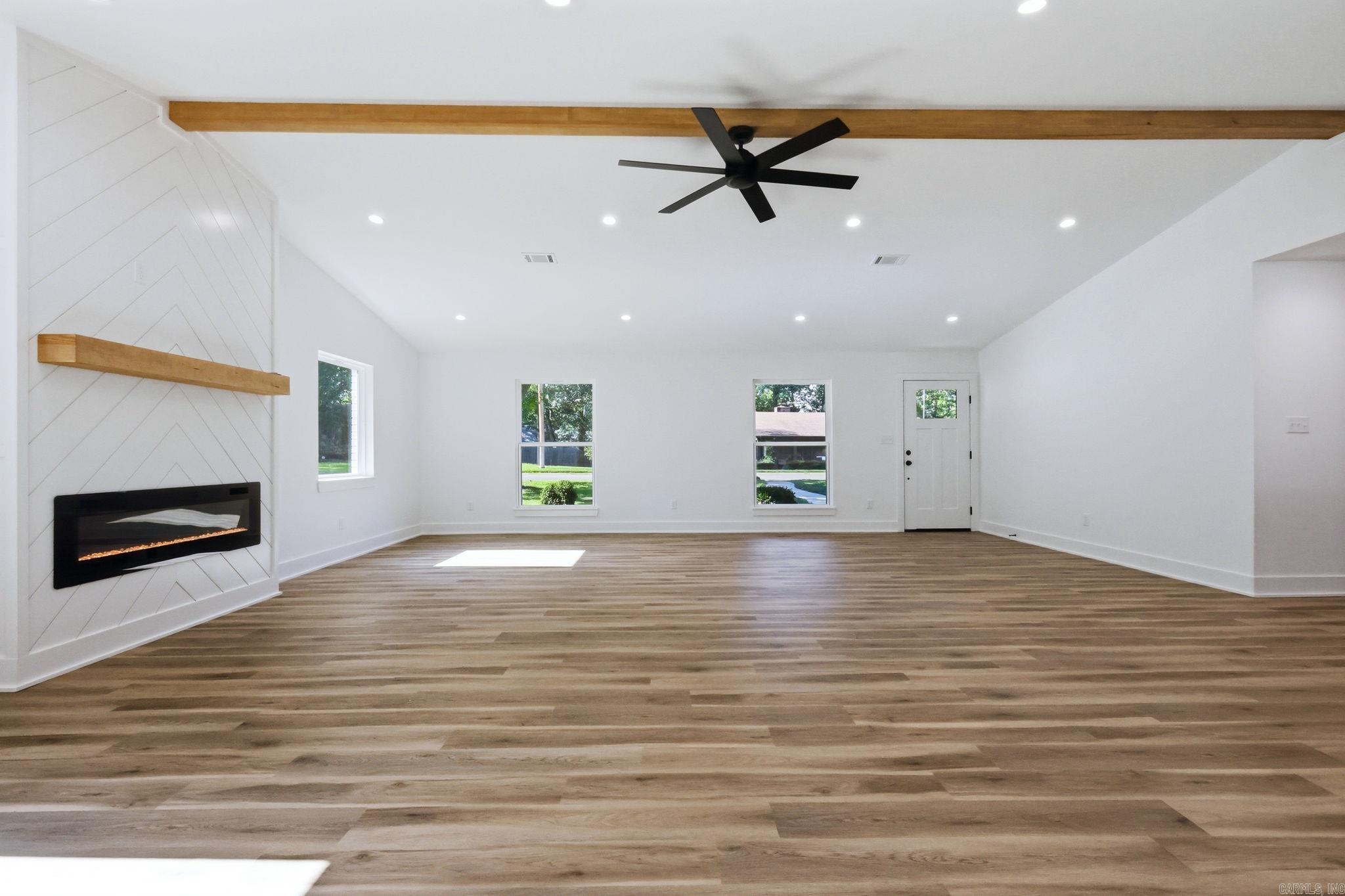 TWIN OAKS - Residential