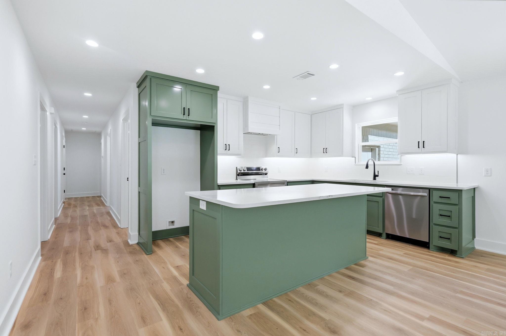 TWIN OAKS - Residential