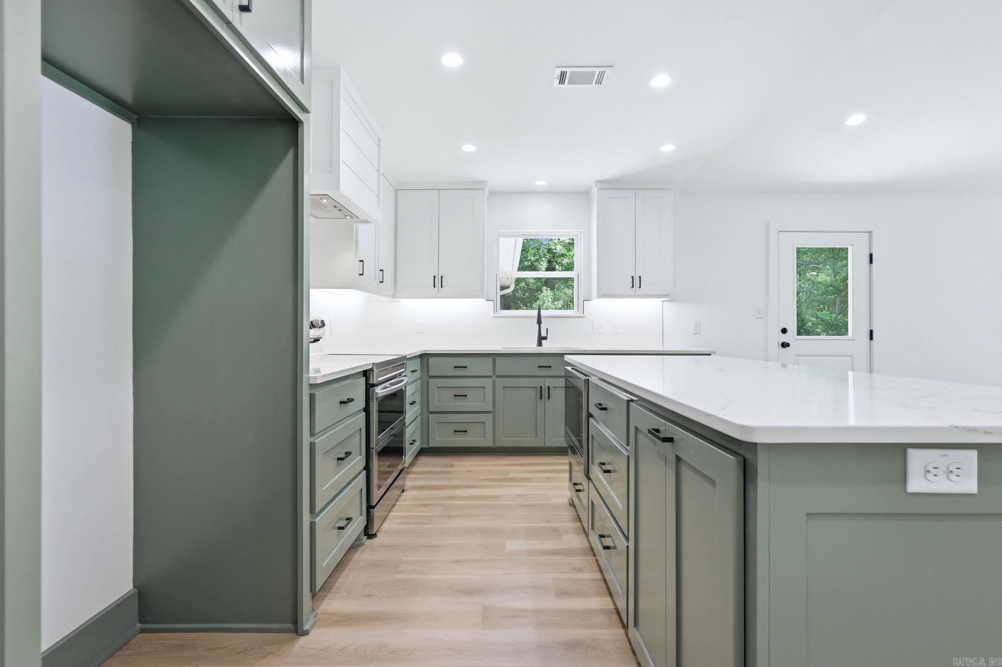 TWIN OAKS - Residential