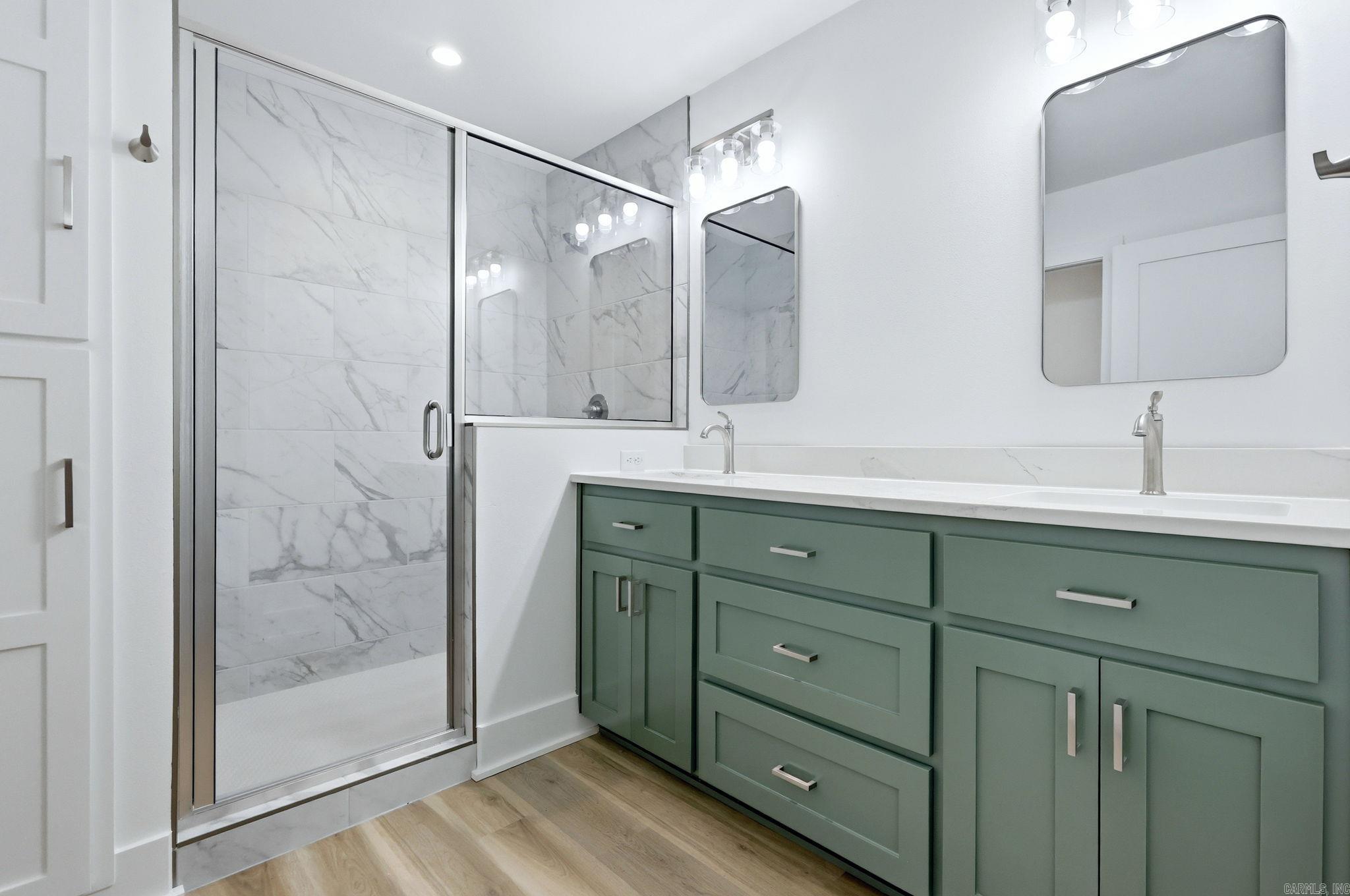 TWIN OAKS - Residential