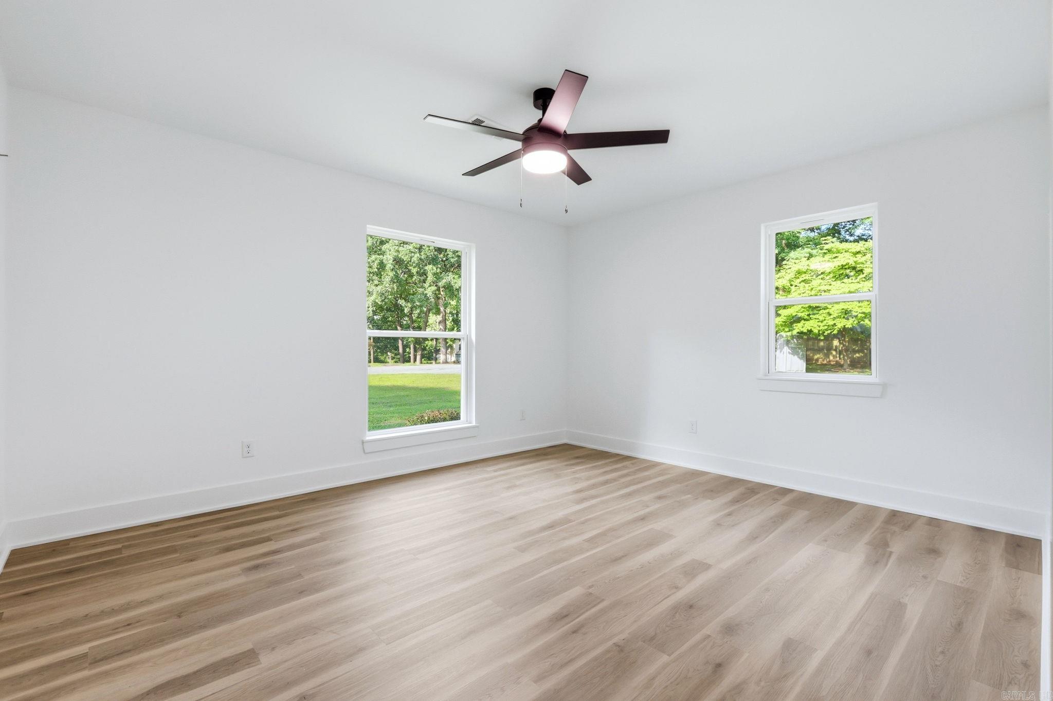 TWIN OAKS - Residential