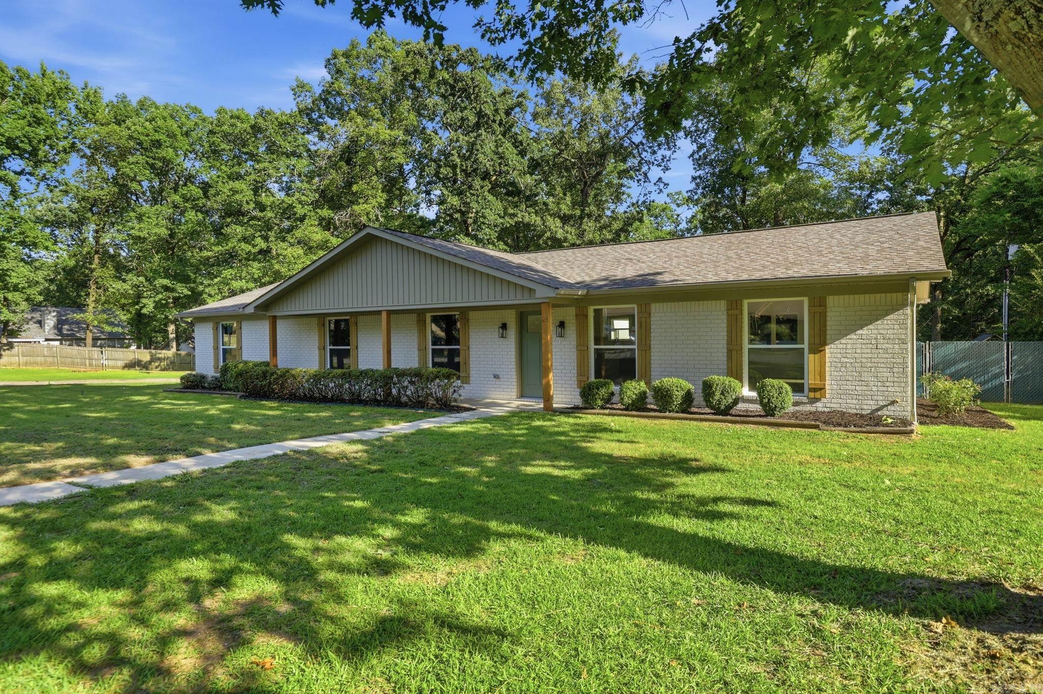 TWIN OAKS - Residential
