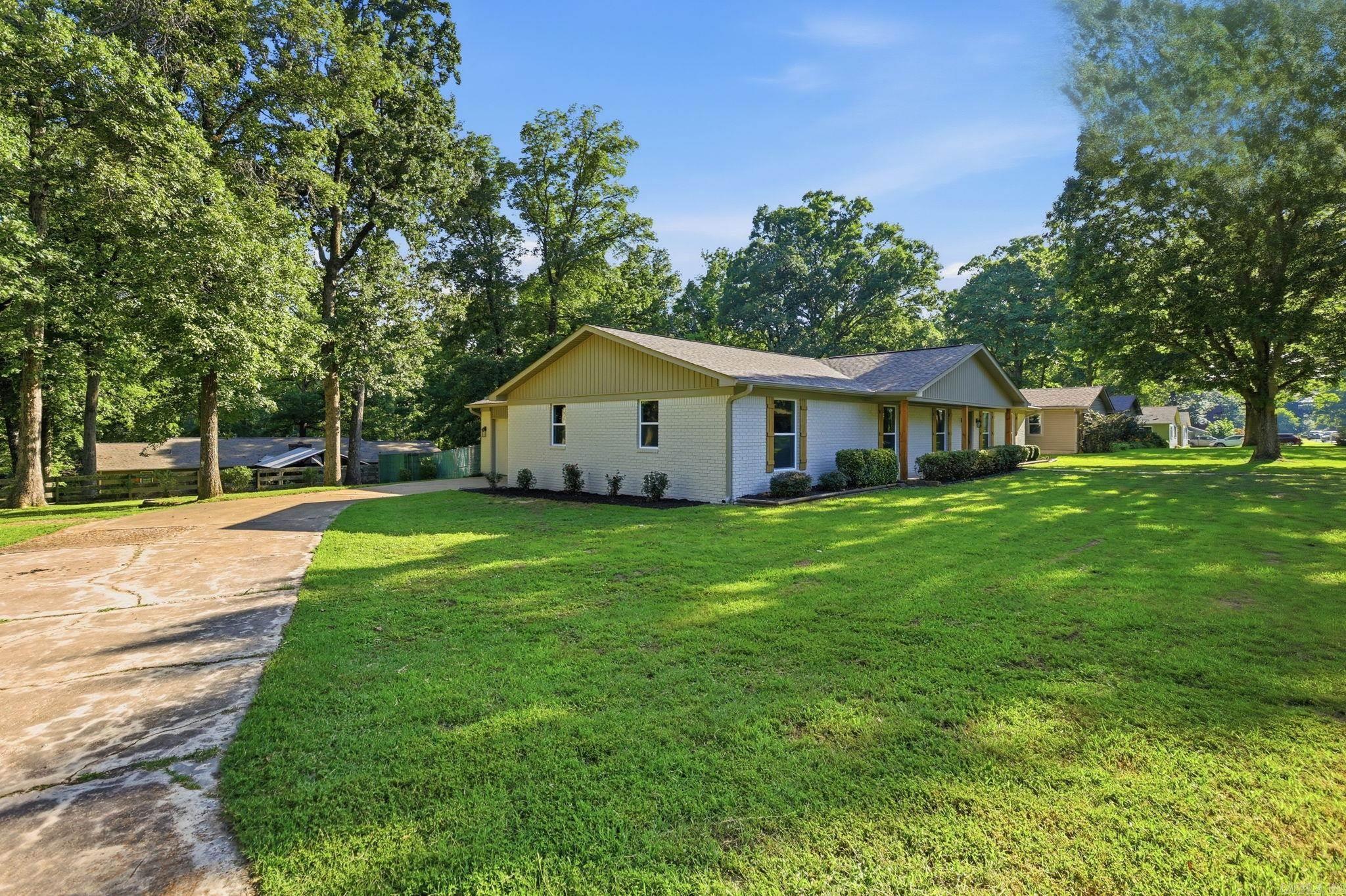 TWIN OAKS - Residential
