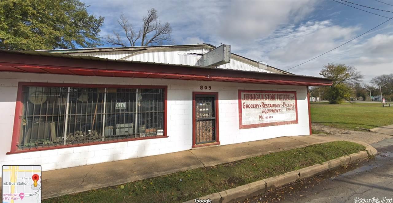 Classic neighborhood retail building on a high-visibility corner lot in East Argenta, NLR  C5 zoning and is perfect for many retail or office uses. The lot provides a great opportunity for development of smaller MF construction!  close to all North Little Rock/Little Rock downtown amenities, such as Verizon Arena, Dickey Stephens Park, Argenta Arts District, Rock Island Line Pedestrian Bridge, Clinton Presidential Library, and more! see brochure SELLING AS-IS, WHERE-IS, WITH NO WARRANTIES OTHER THAN GOOD MARKETABLE TITLE.