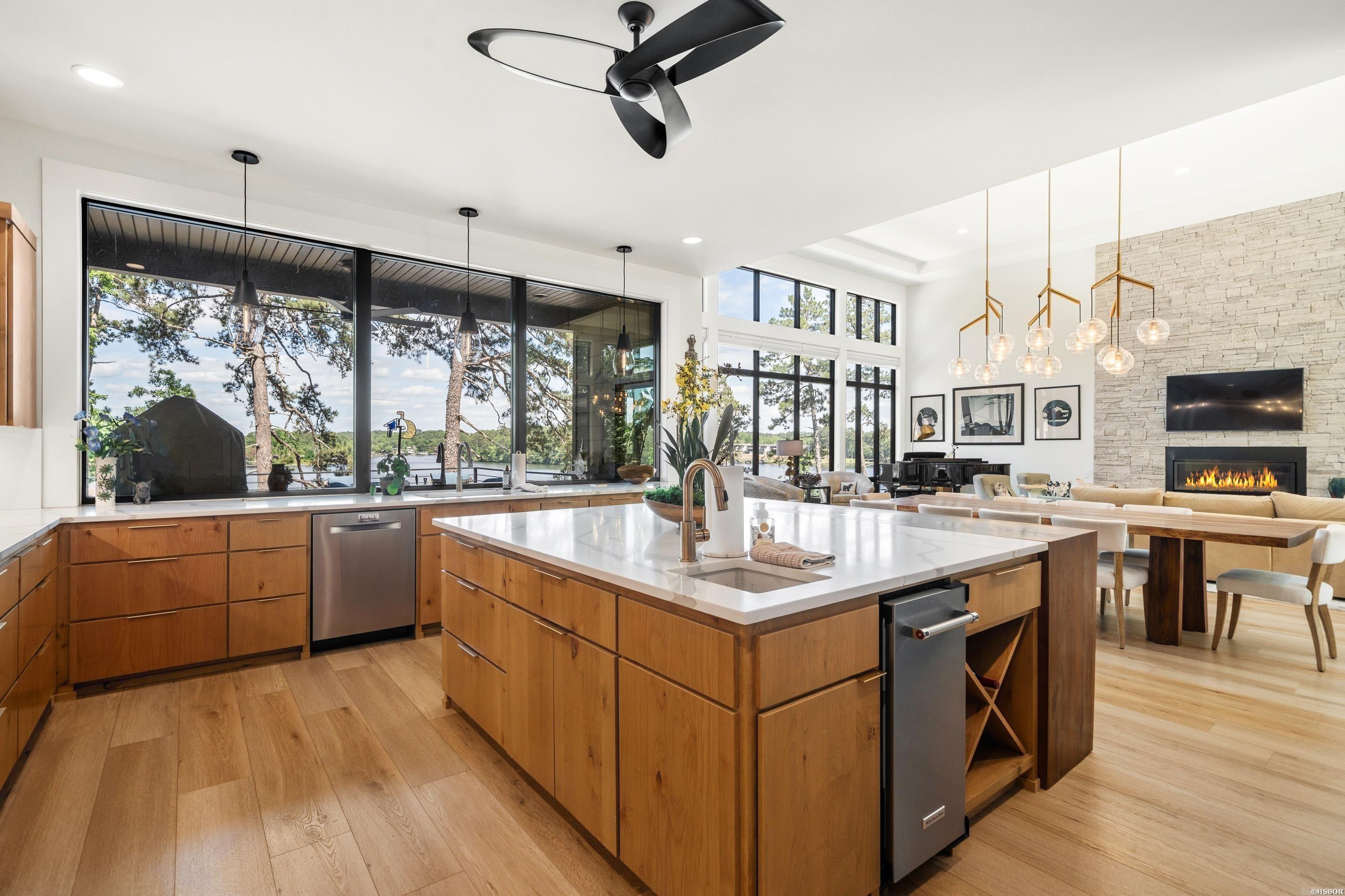 Lake View - Residential