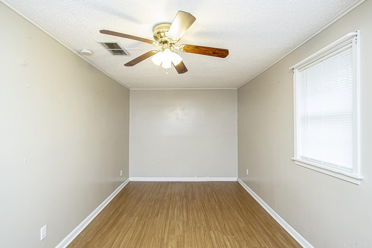 LAKEWOOD HTS ESTATES - Residential