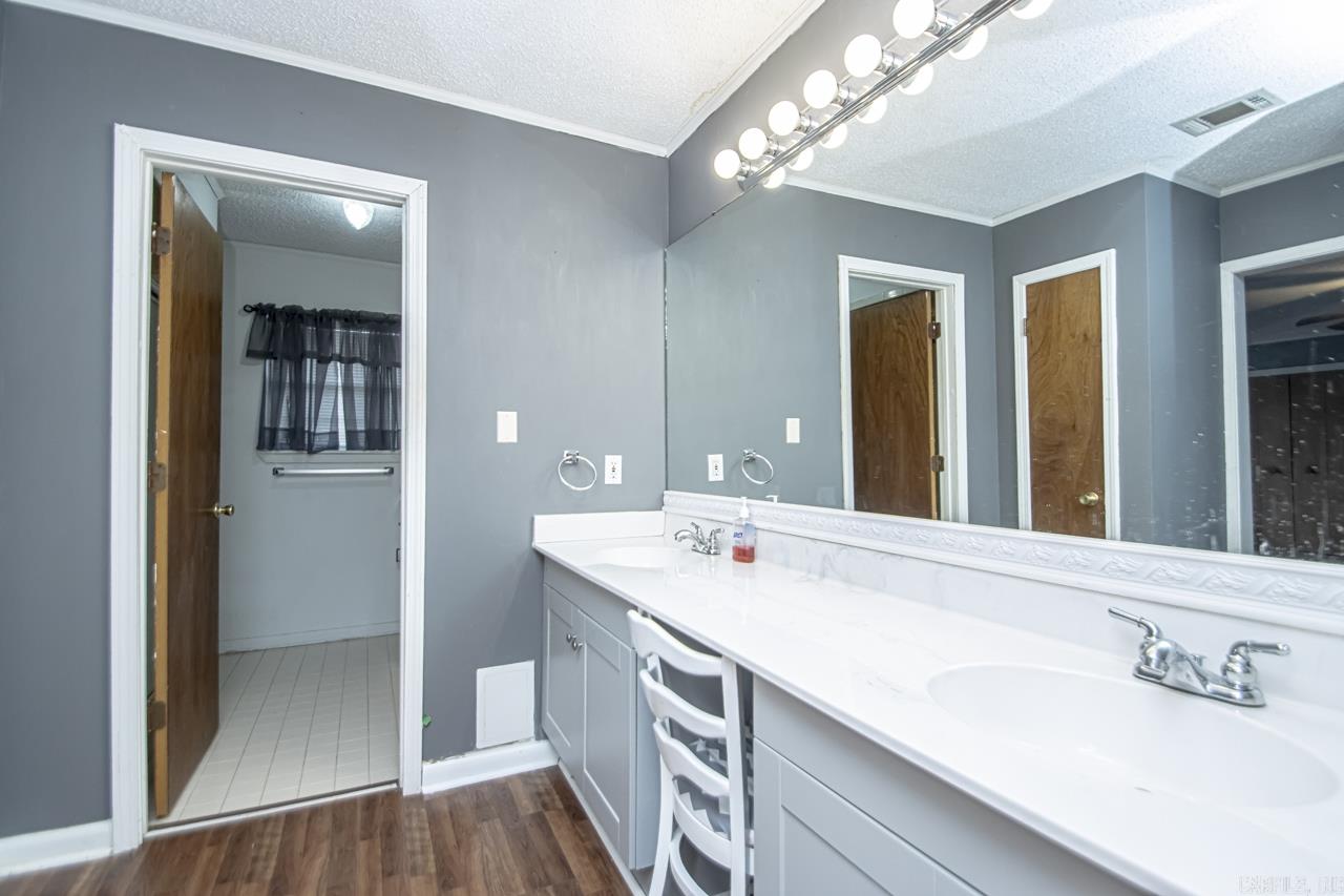 LAKEWOOD HTS ESTATES - Residential