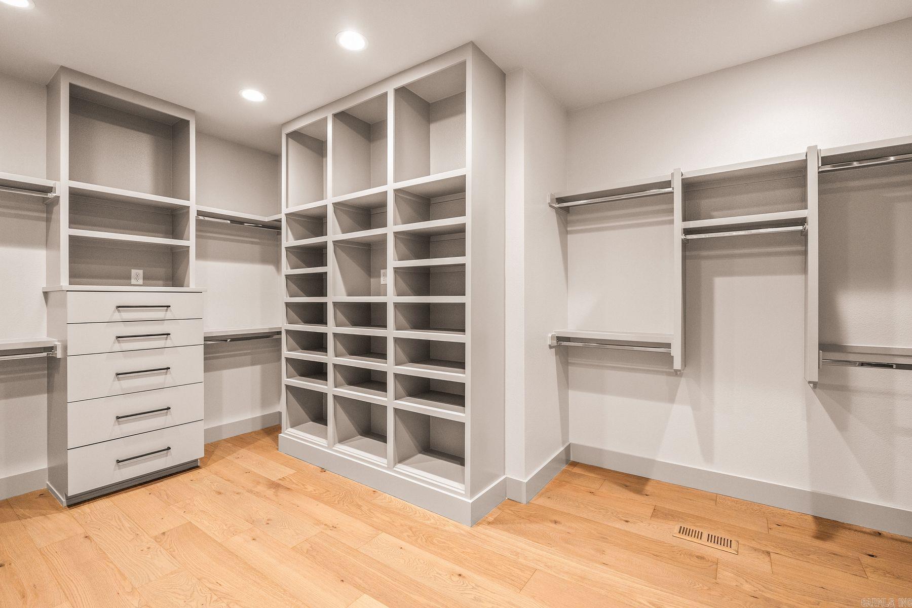 Robinwood - Residential