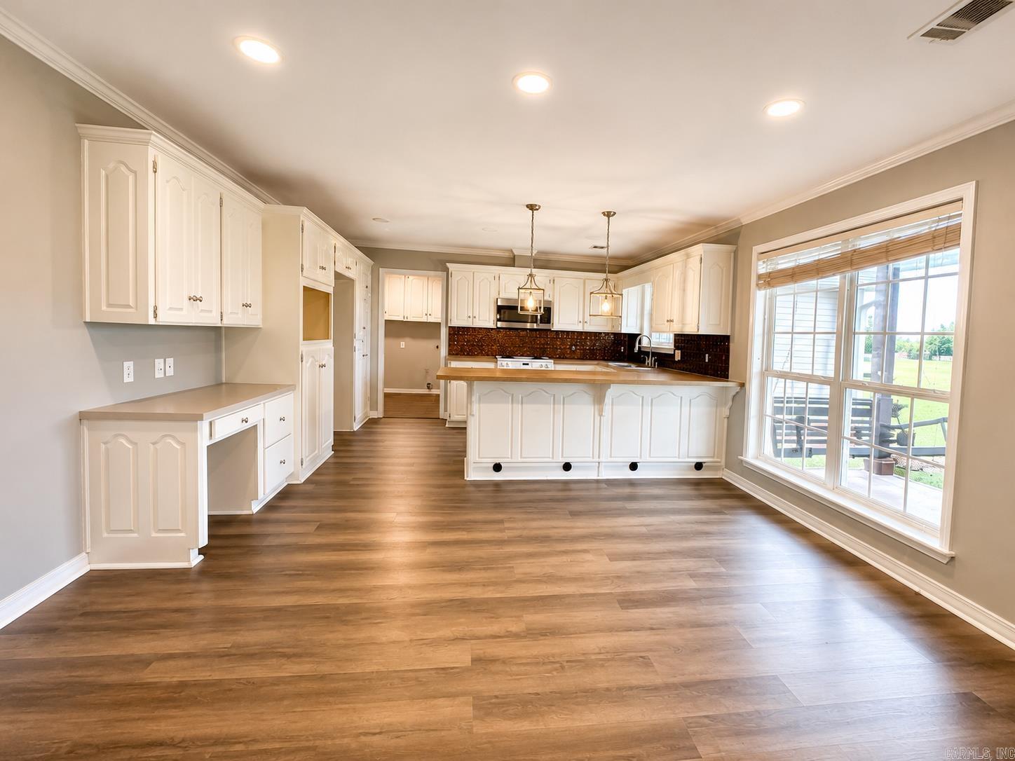 COUNTRY COVE ESTATES - Residential