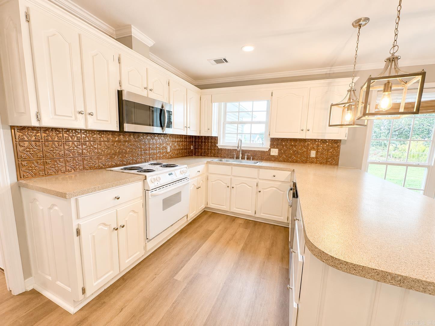 COUNTRY COVE ESTATES - Residential