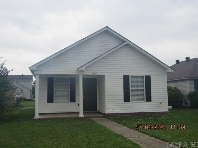 Updated 3-bedroom home located in the Falls!! Convenient to I-40 and Conway Commons! Laminate floors throughout with carpet in the bedrooms, 2-inch blinds throughout, freshly painted interior throughout, all stainless appliances including refrigerator, separate laundry room with hook-ups, all electric, rear-entry 1 car garage. Available Now. No Pets Allowed. ***PLEASE NOTE WE DO NOT ADVERTISE ON CRAIGSLIST OR FACEBOOK MARKETPLACE. ANY LISTING OF OURS SEEN HERE IS A SCAM!!!***
