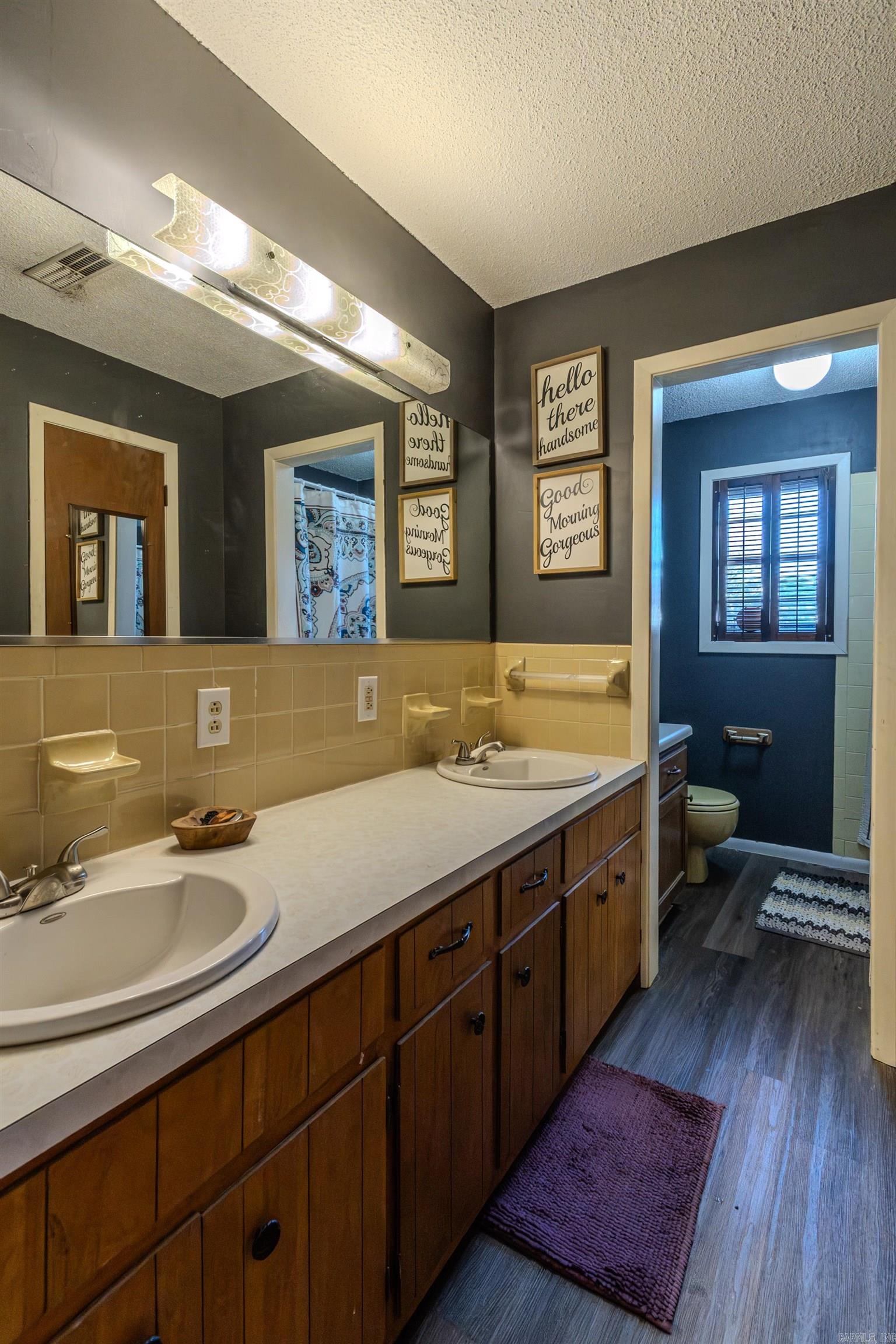 Knollcrest - Residential