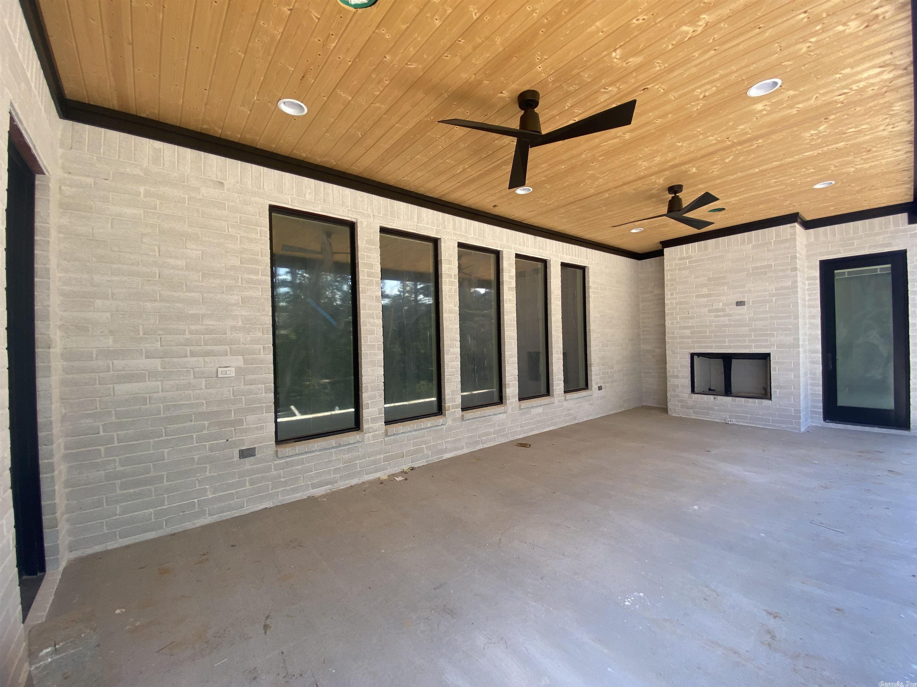 CHENAL VALLEY HALLEN COURT - Residential