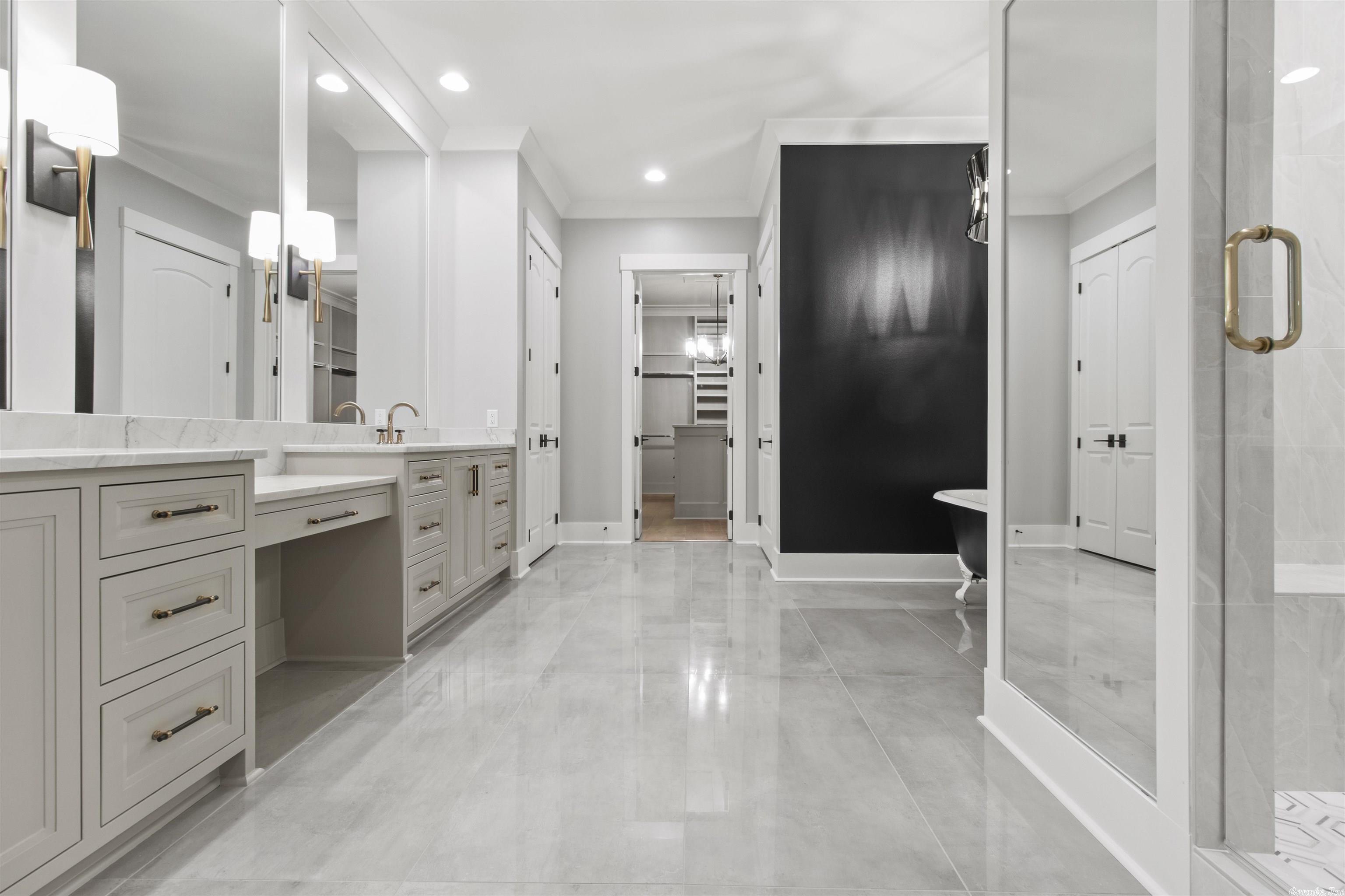 CHENAL VALLEY HALLEN COURT - Residential