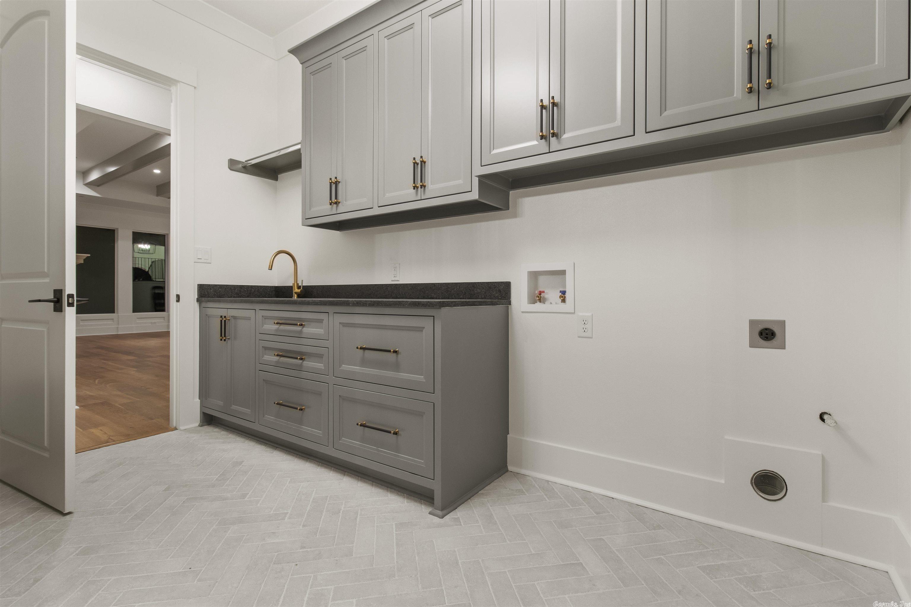 CHENAL VALLEY HALLEN COURT - Residential