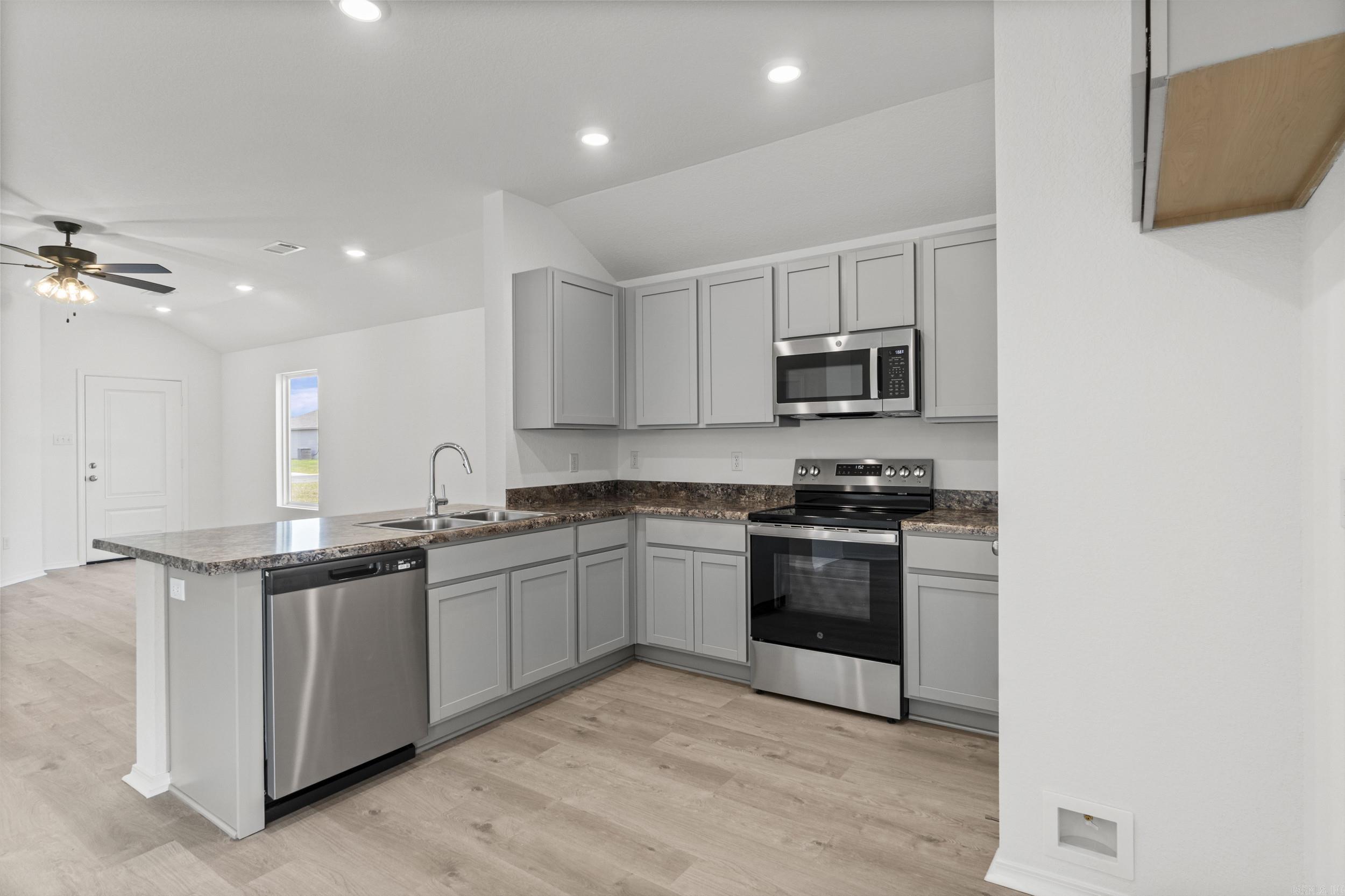 SOUTHFORK RANCH S/D PH I - Residential