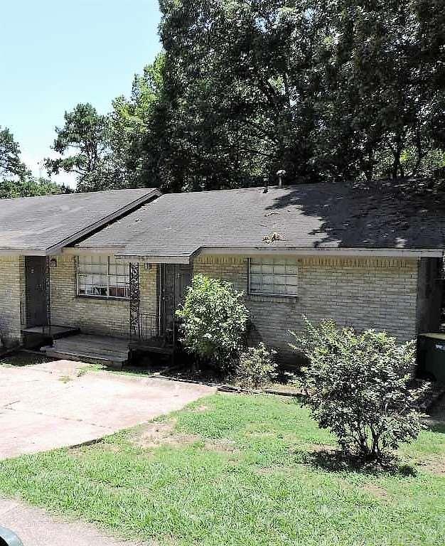 Delightful 2BR/1BA Little Rock apartment for rent. Completely renovated and located in a convenient location.  First month HALF OFF RENT!