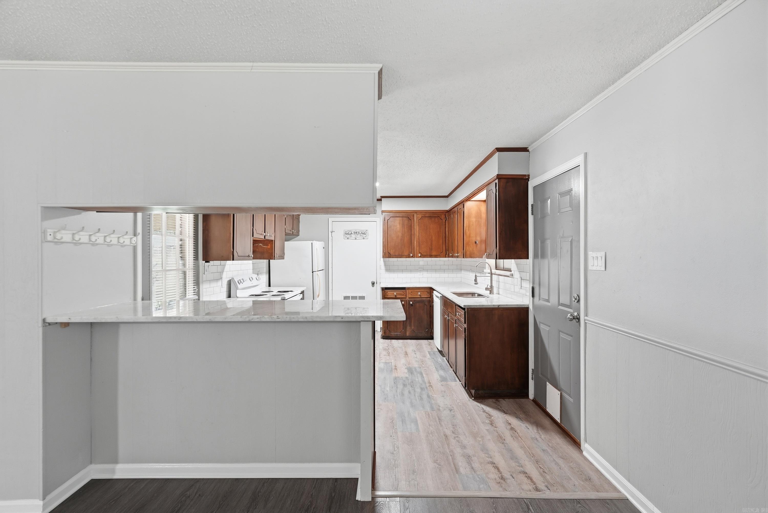 WEST GATE - Residential