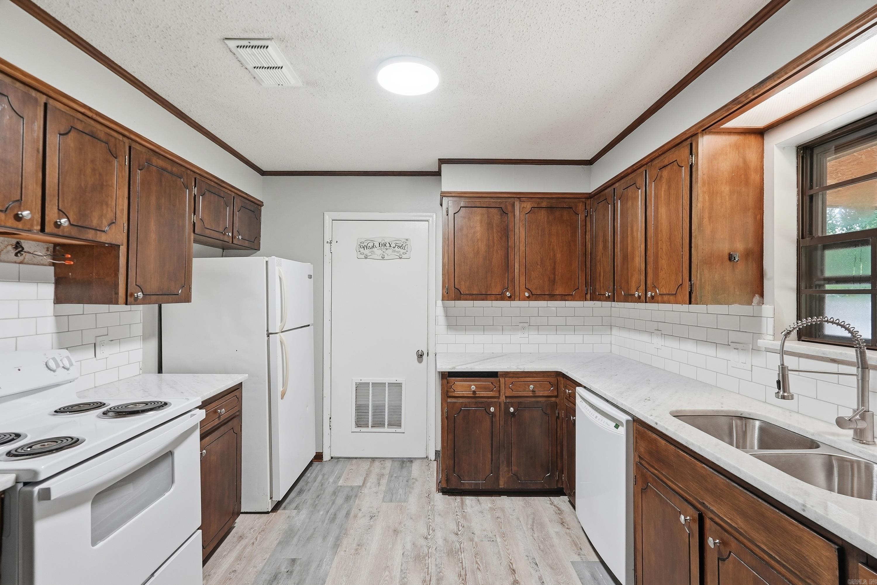 WEST GATE - Residential