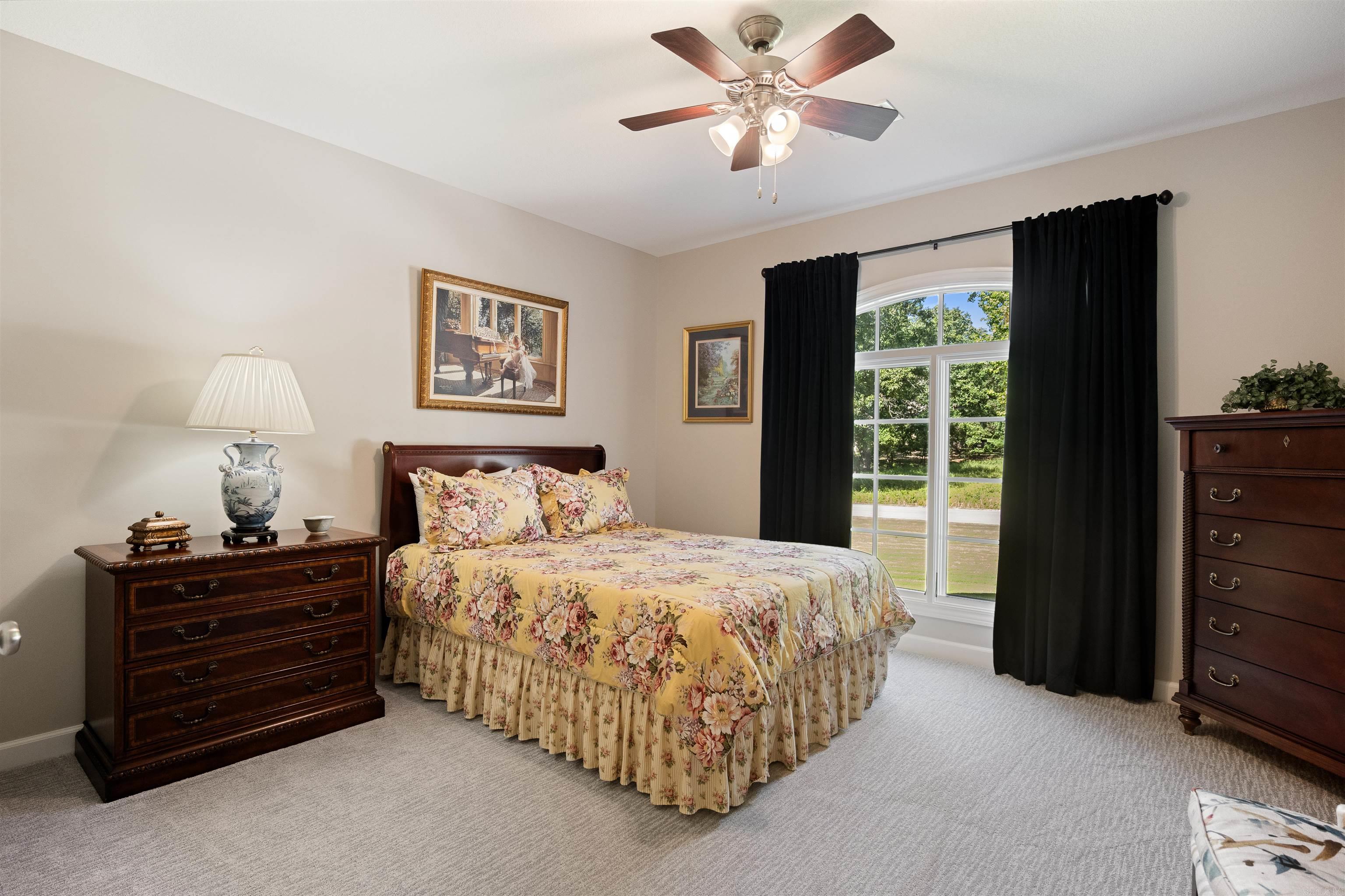 HIDDEN OAKS - Residential