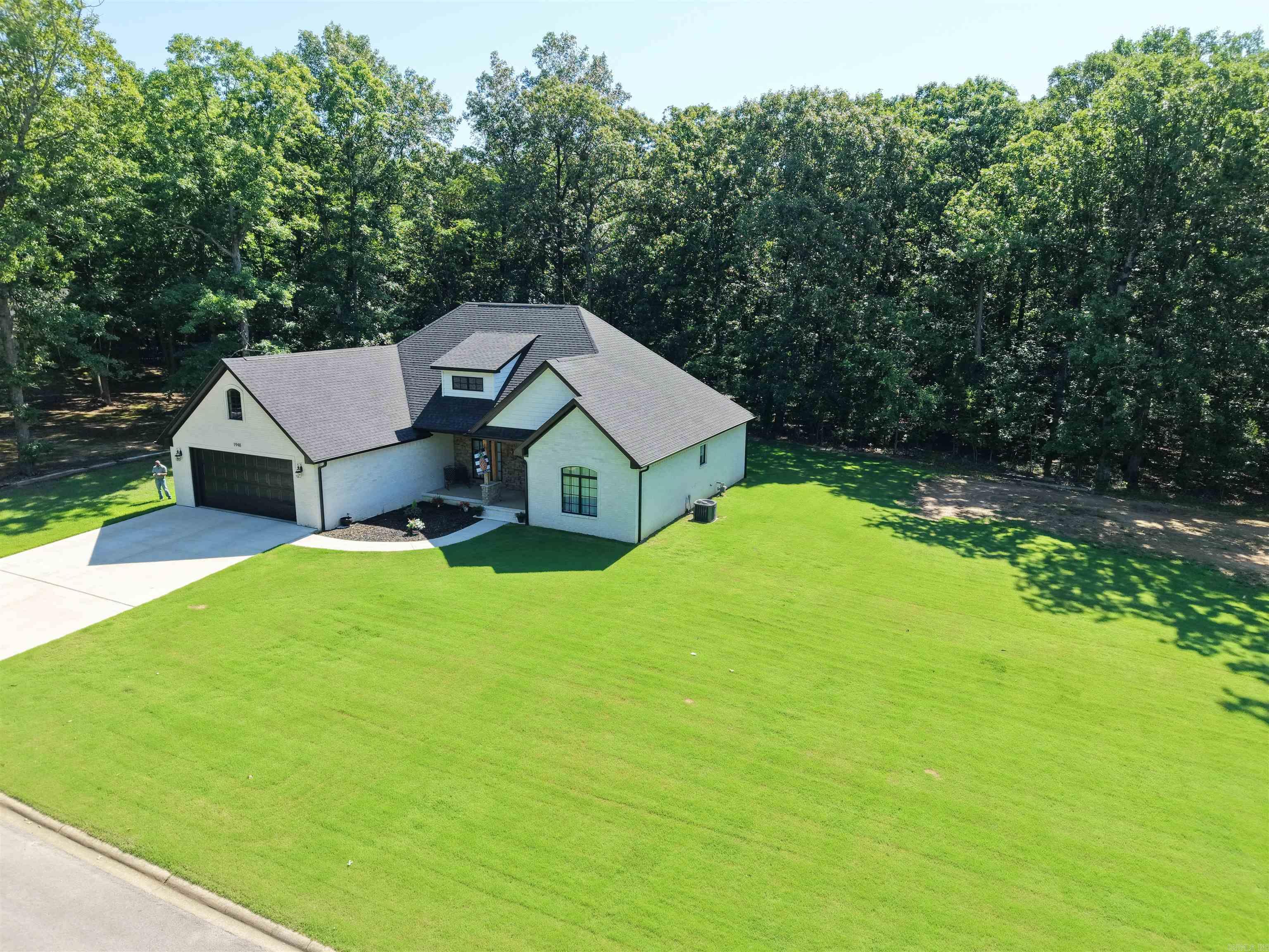 HIDDEN OAKS - Residential