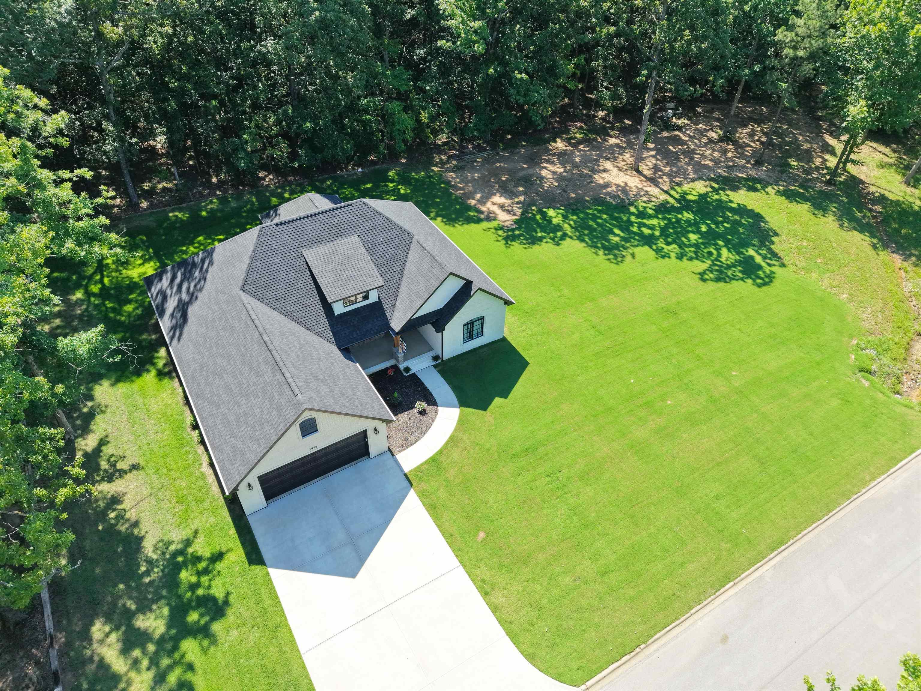 HIDDEN OAKS - Residential