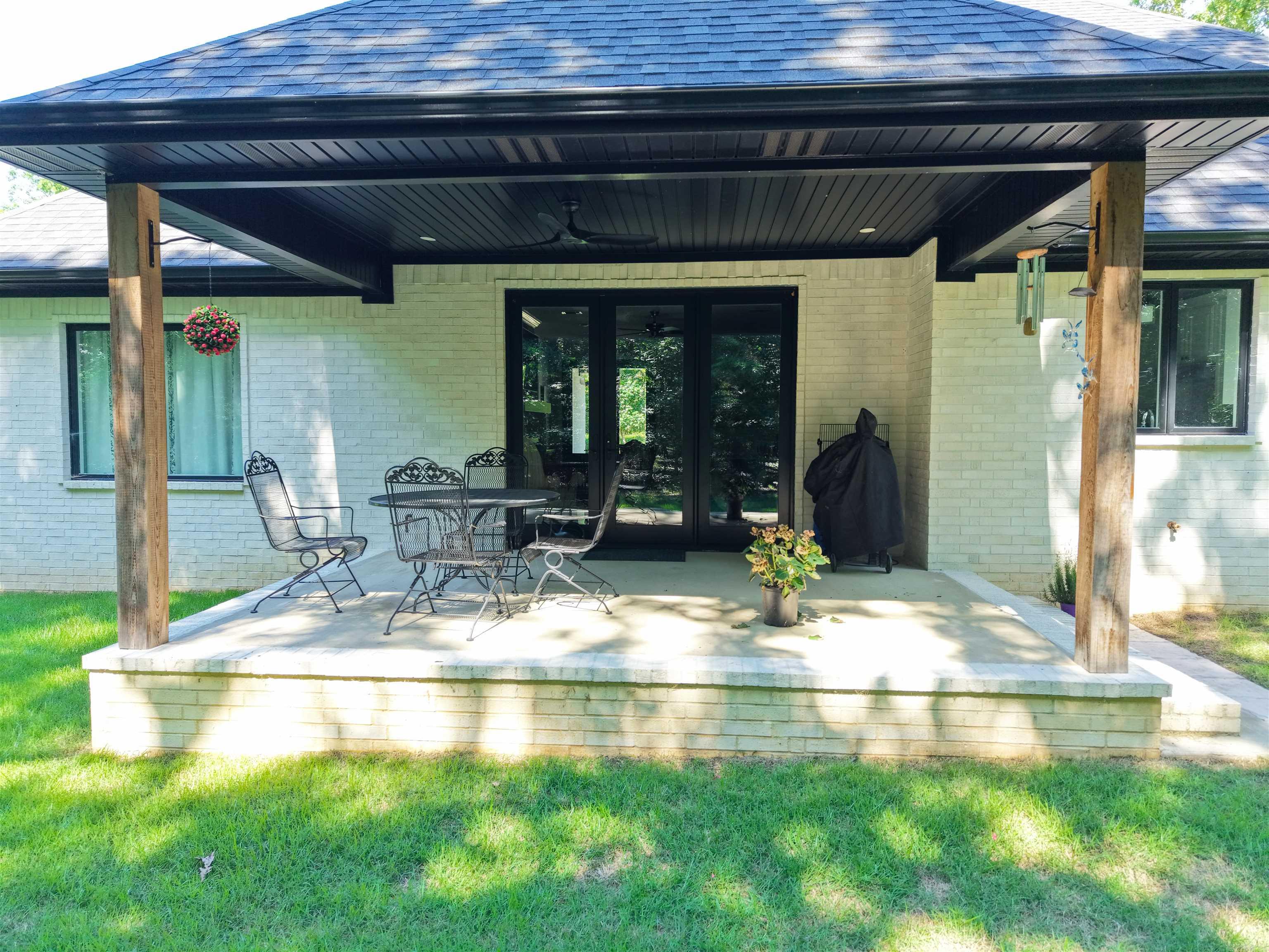 HIDDEN OAKS - Residential