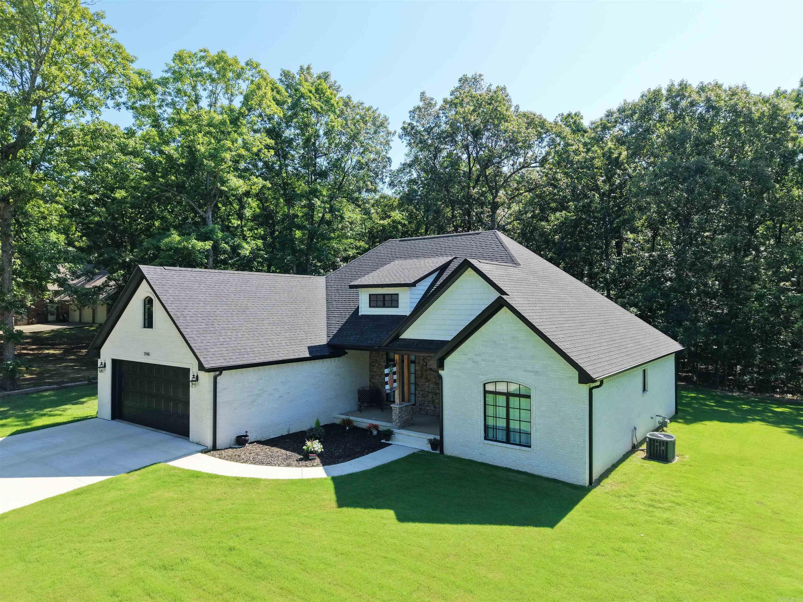 HIDDEN OAKS - Residential