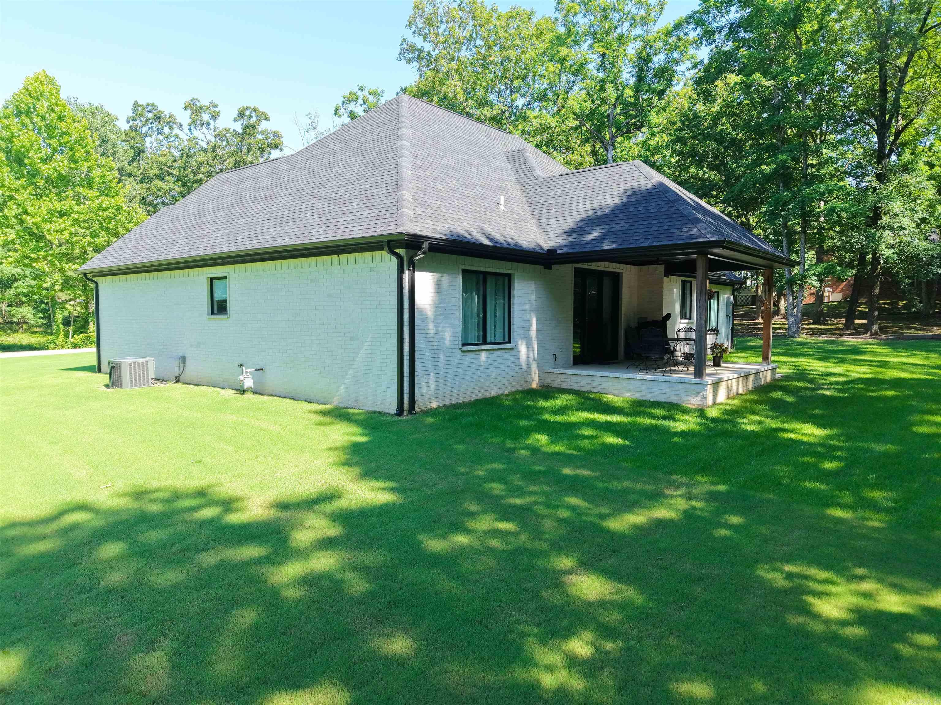 HIDDEN OAKS - Residential