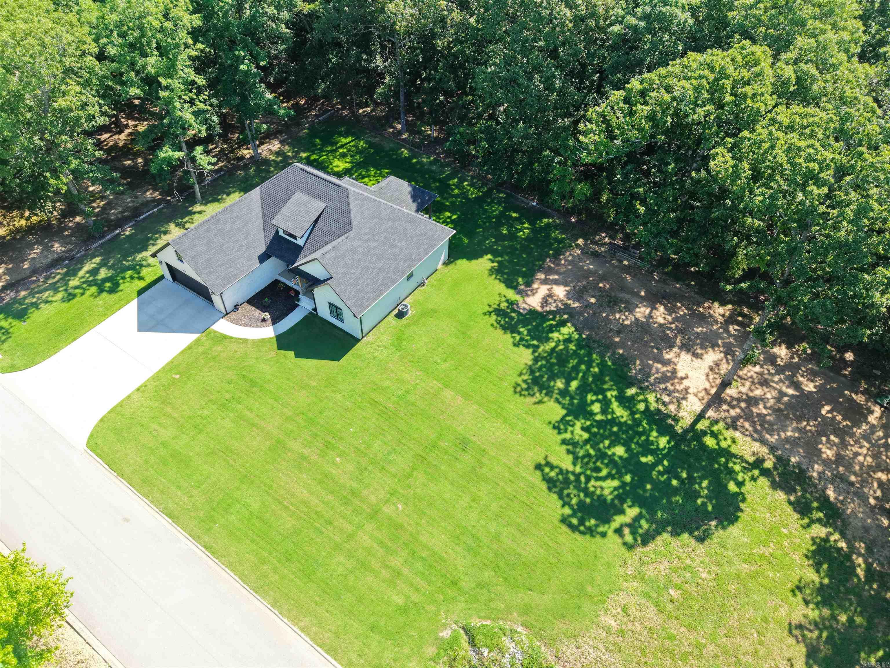 HIDDEN OAKS - Residential
