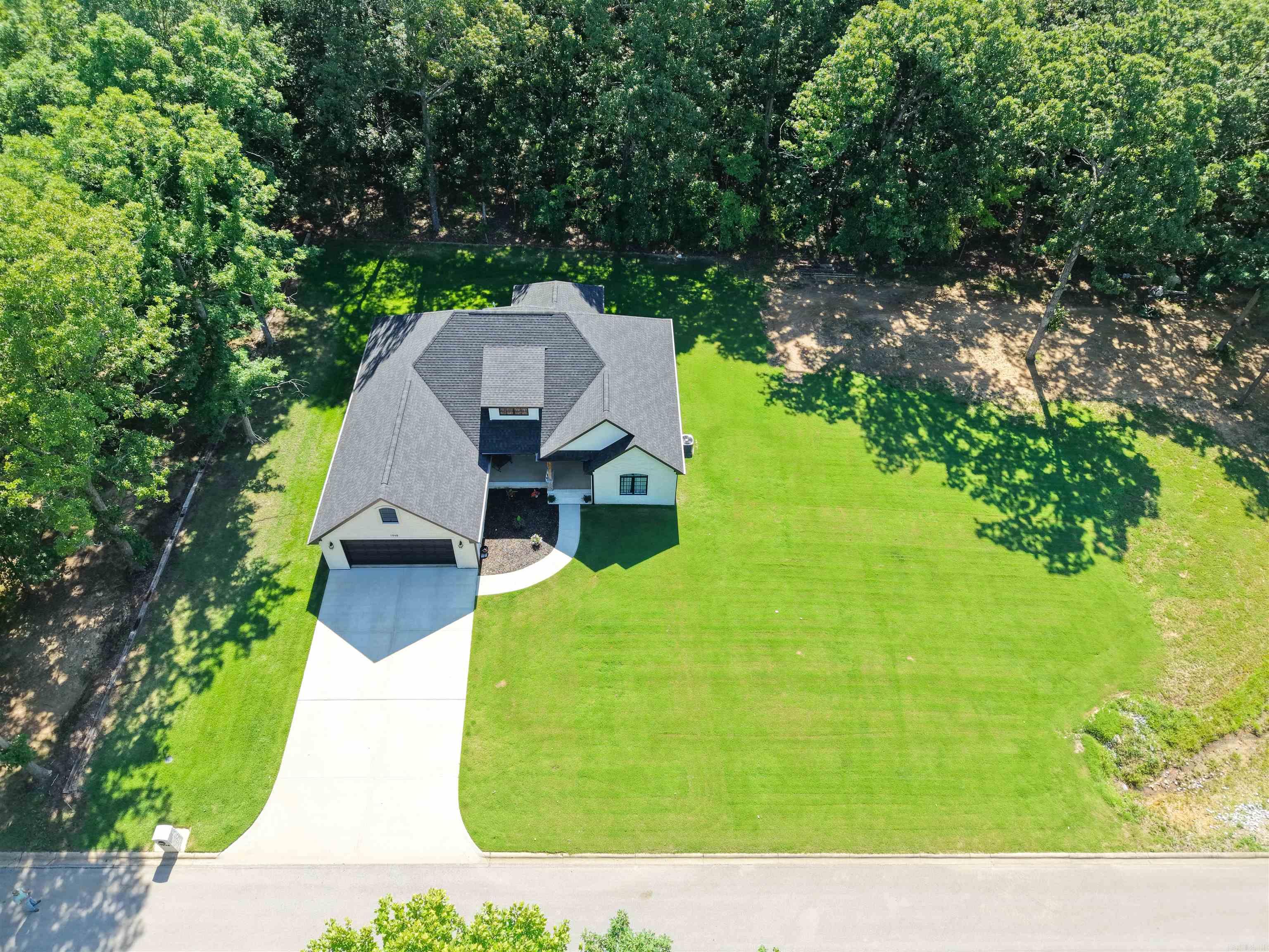 HIDDEN OAKS - Residential