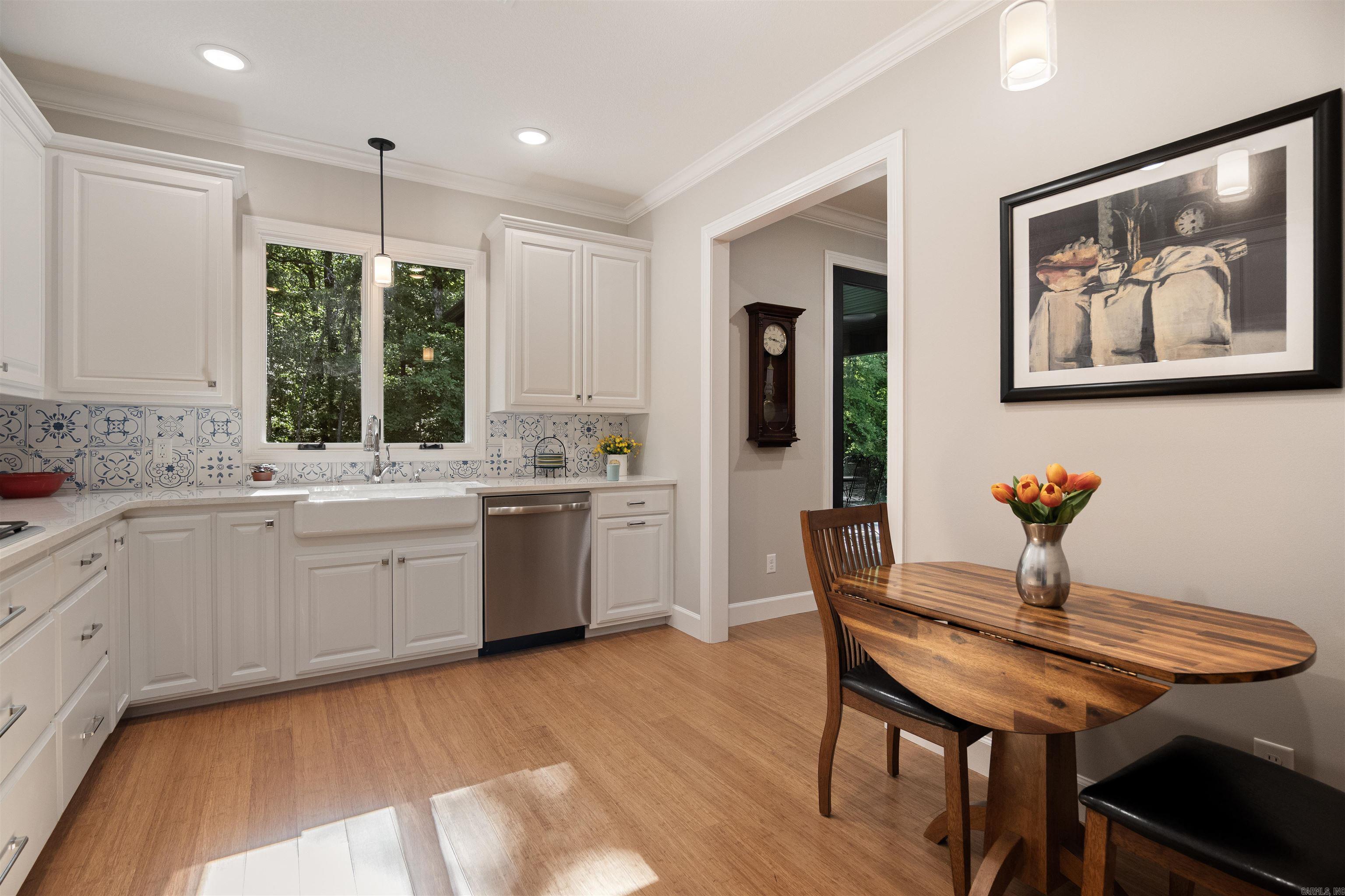 HIDDEN OAKS - Residential