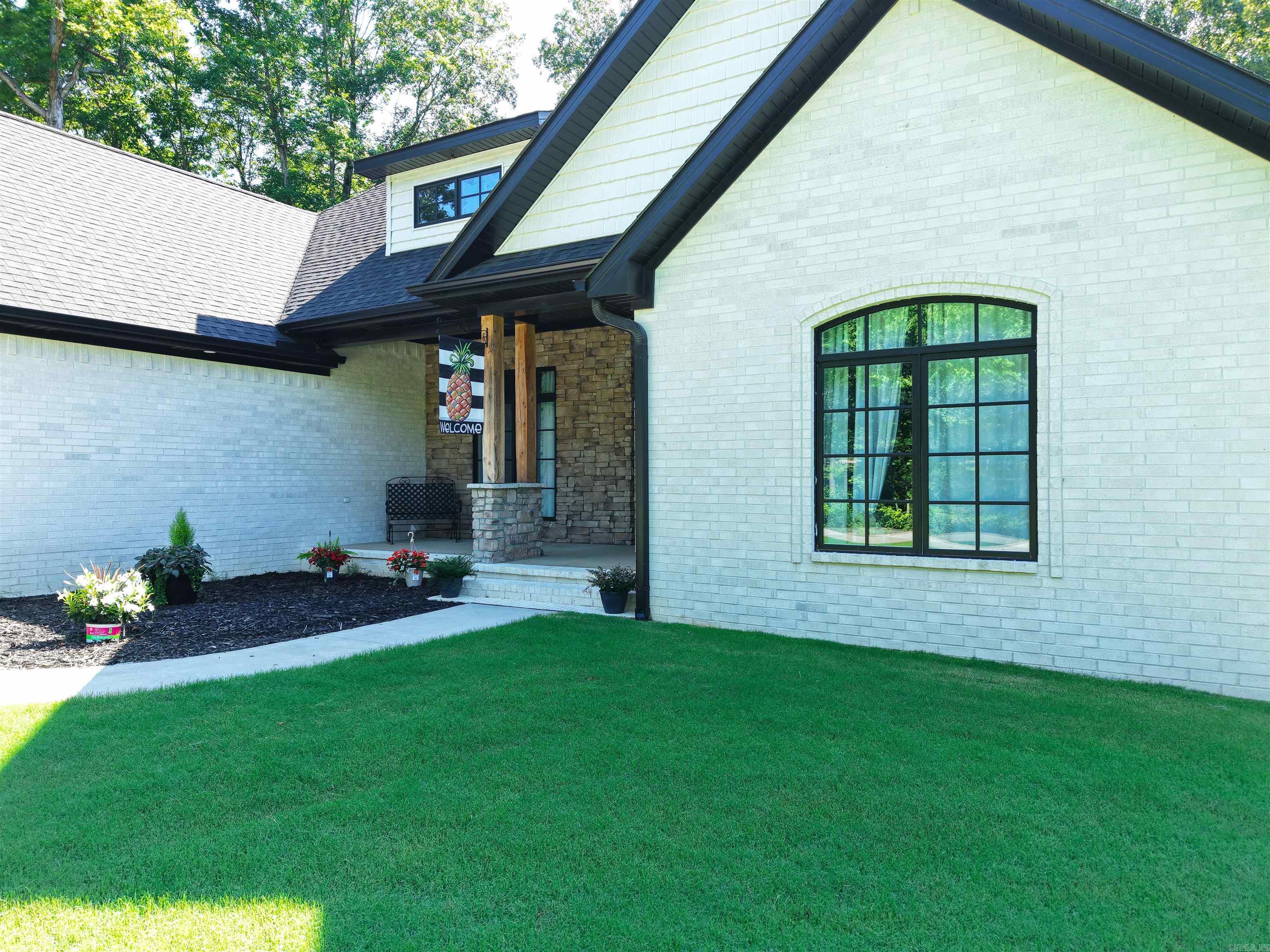 HIDDEN OAKS - Residential